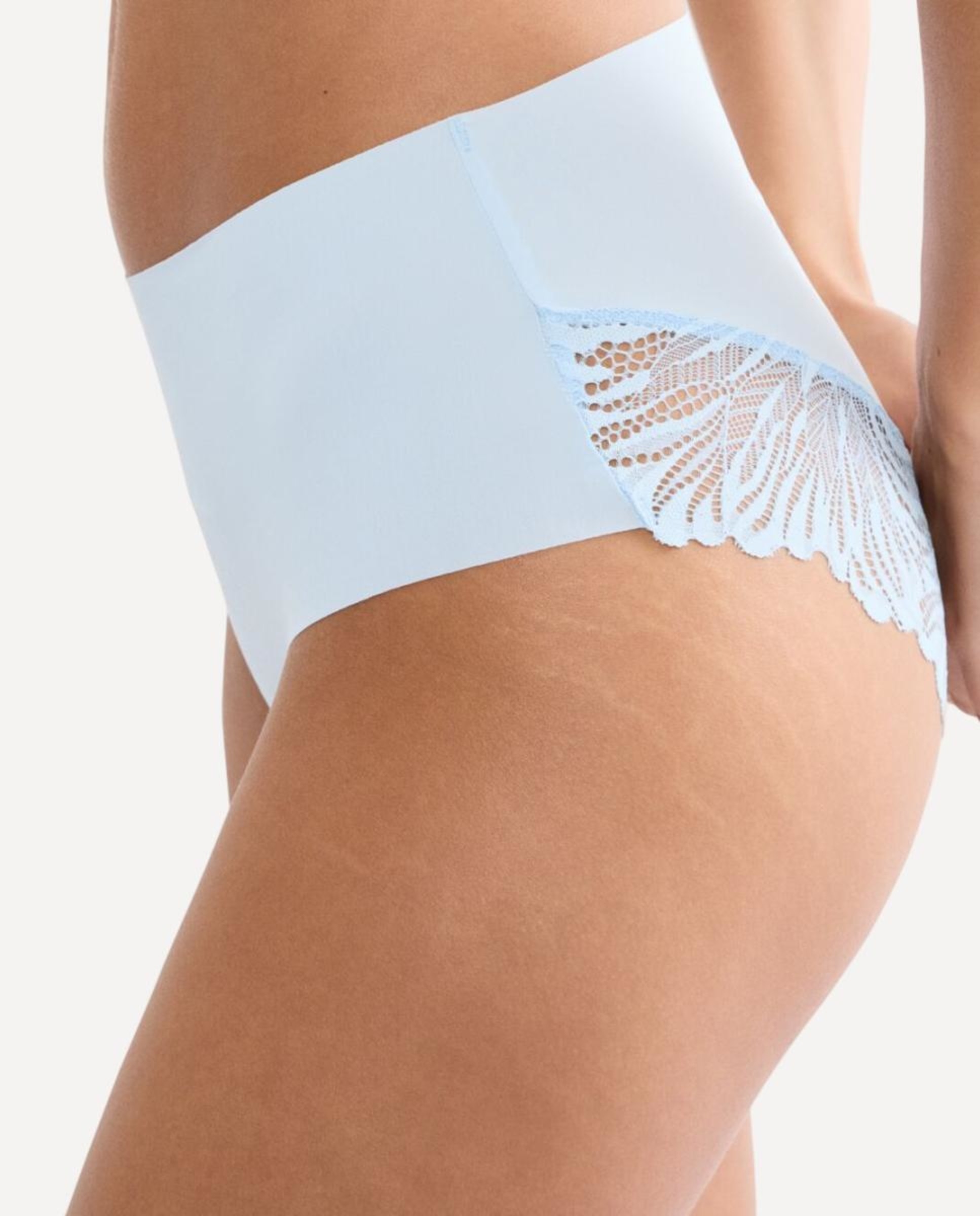 Cueca Maxi com Renda Elástica Decorativa e Corte Refinado, Confecionada em Microfibra Sustentável. Azul-claro-3