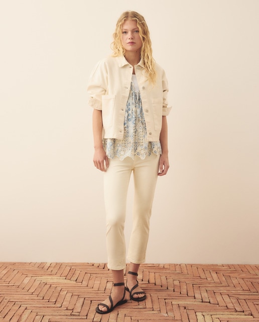 Imagem 0 de Calças Capri com Bordado