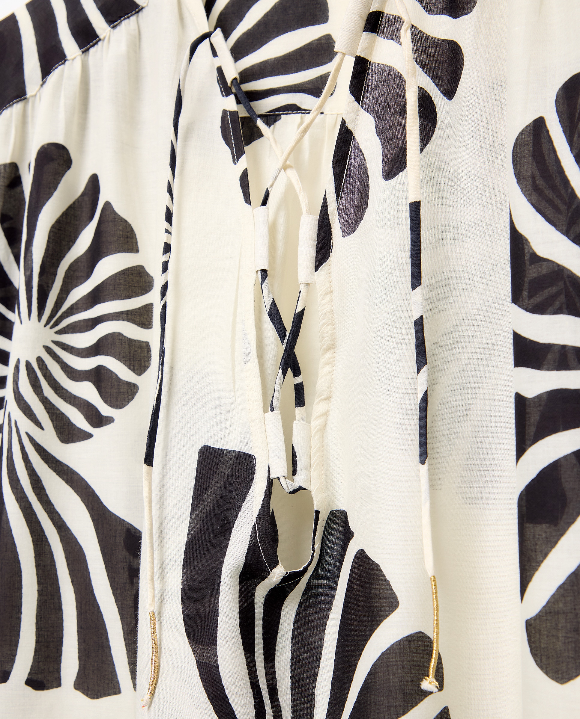 Kaftan com Estampado de Búzios e Detalhe de Folhos 120 Cru-3