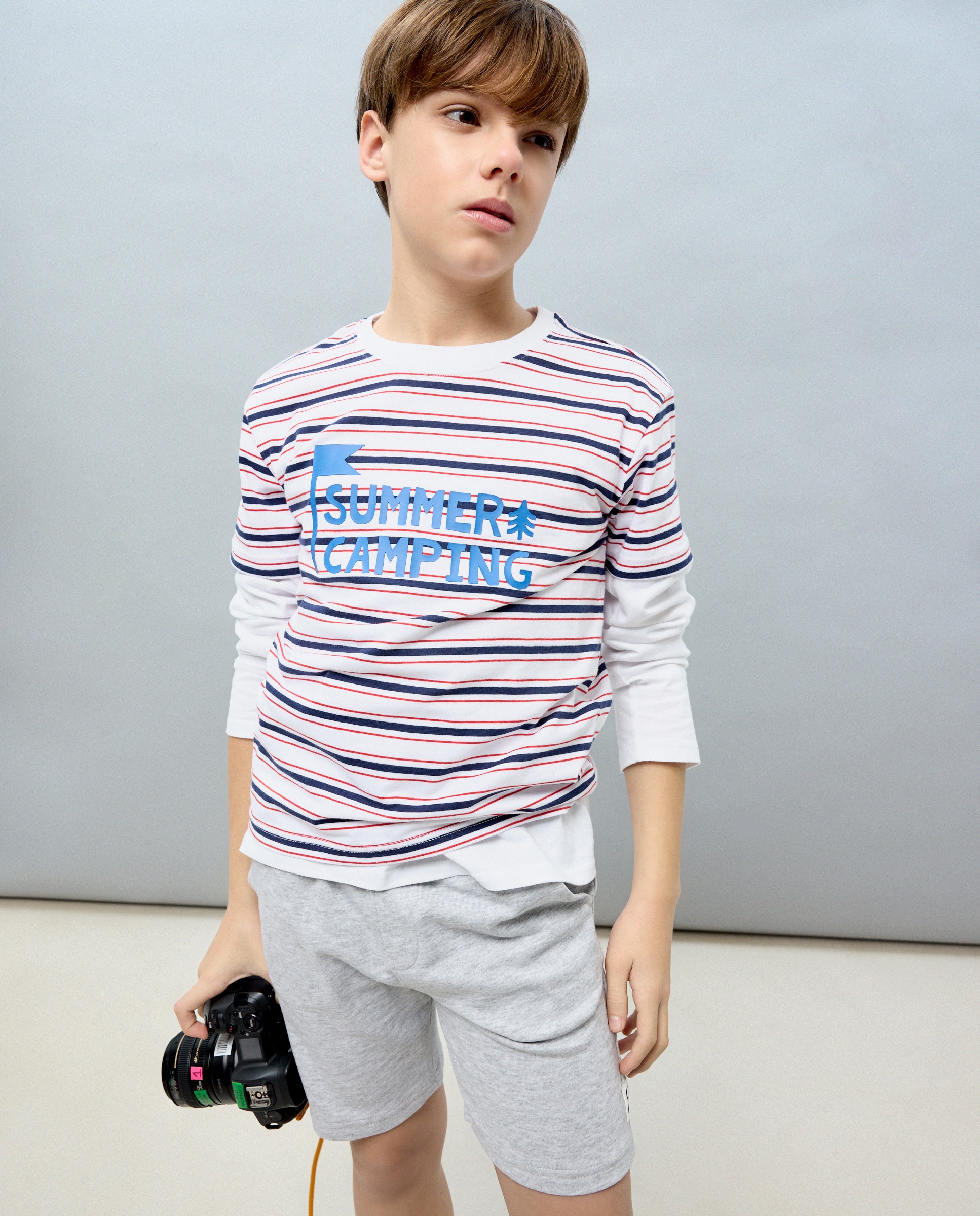 Conjunto de Duas Peças: Calções e T-shirt às Riscas Vermelho-2