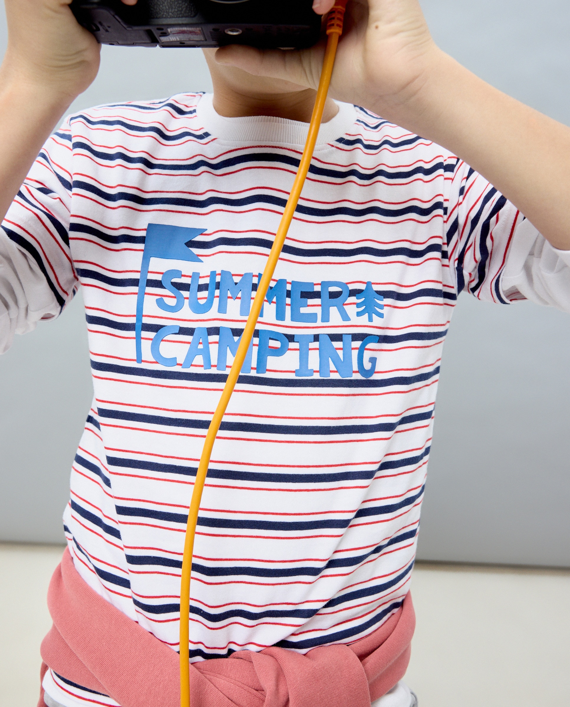 Conjunto de Duas Peças: Calções e T-shirt às Riscas Vermelho-4