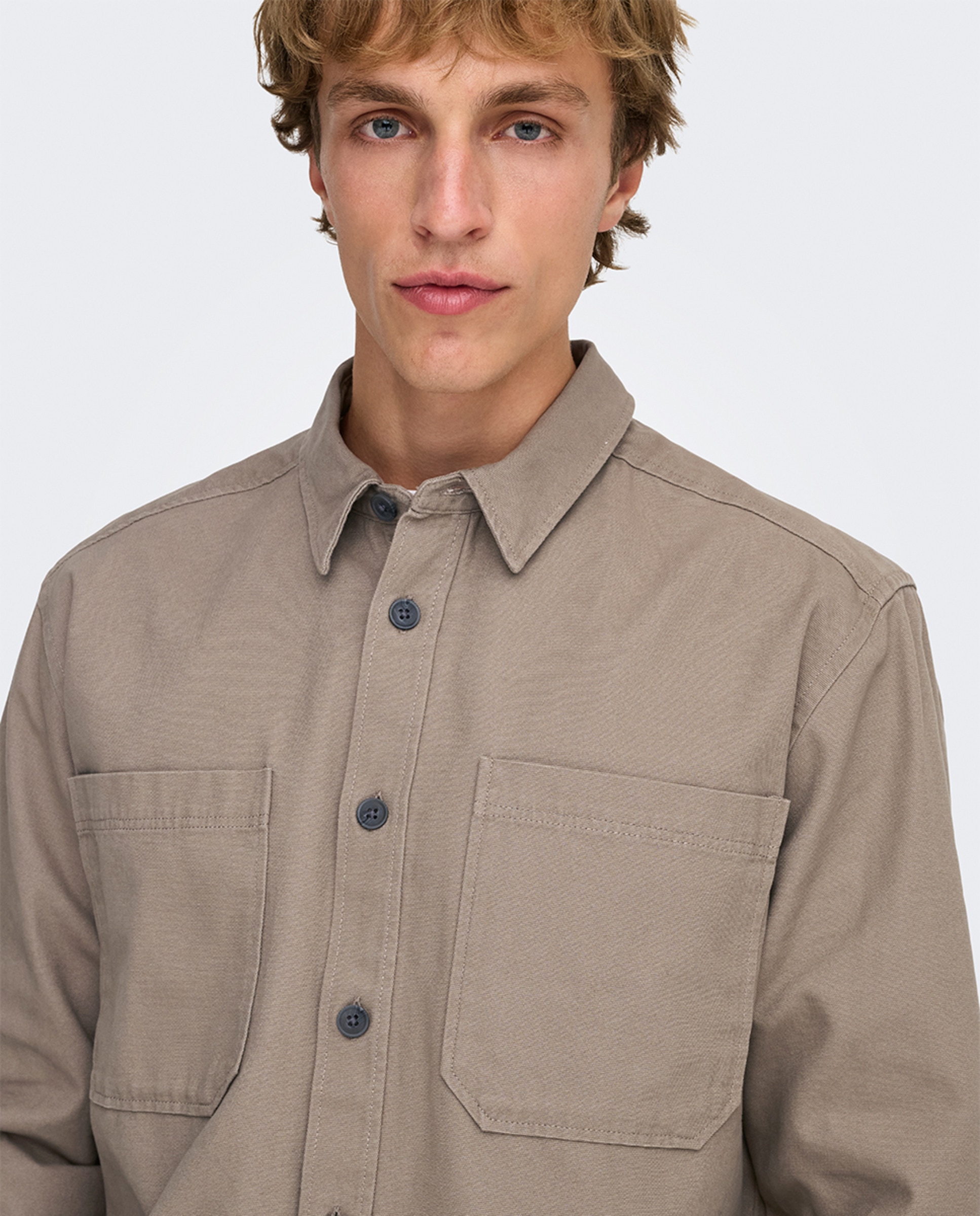 Sobrecamisa Relaxed Fit. 100% Algodão Castanho-2