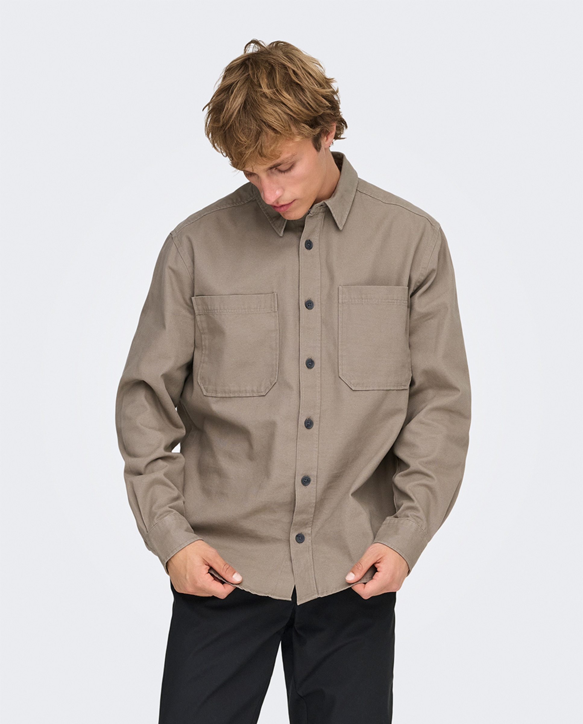 Imagem 0 de Sobrecamisa Relaxed Fit. 100% Algodão.