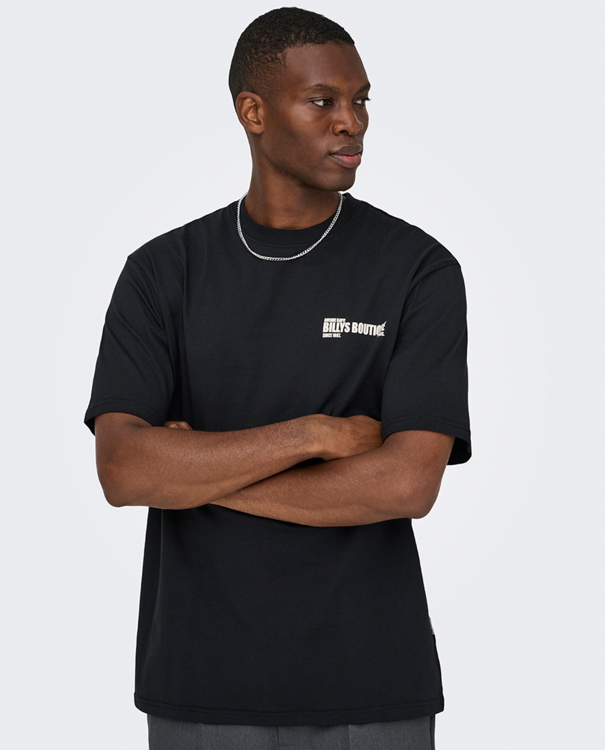 T-shirt Relaxed Fit com Manga Curta 100% Algodão Preto-1
