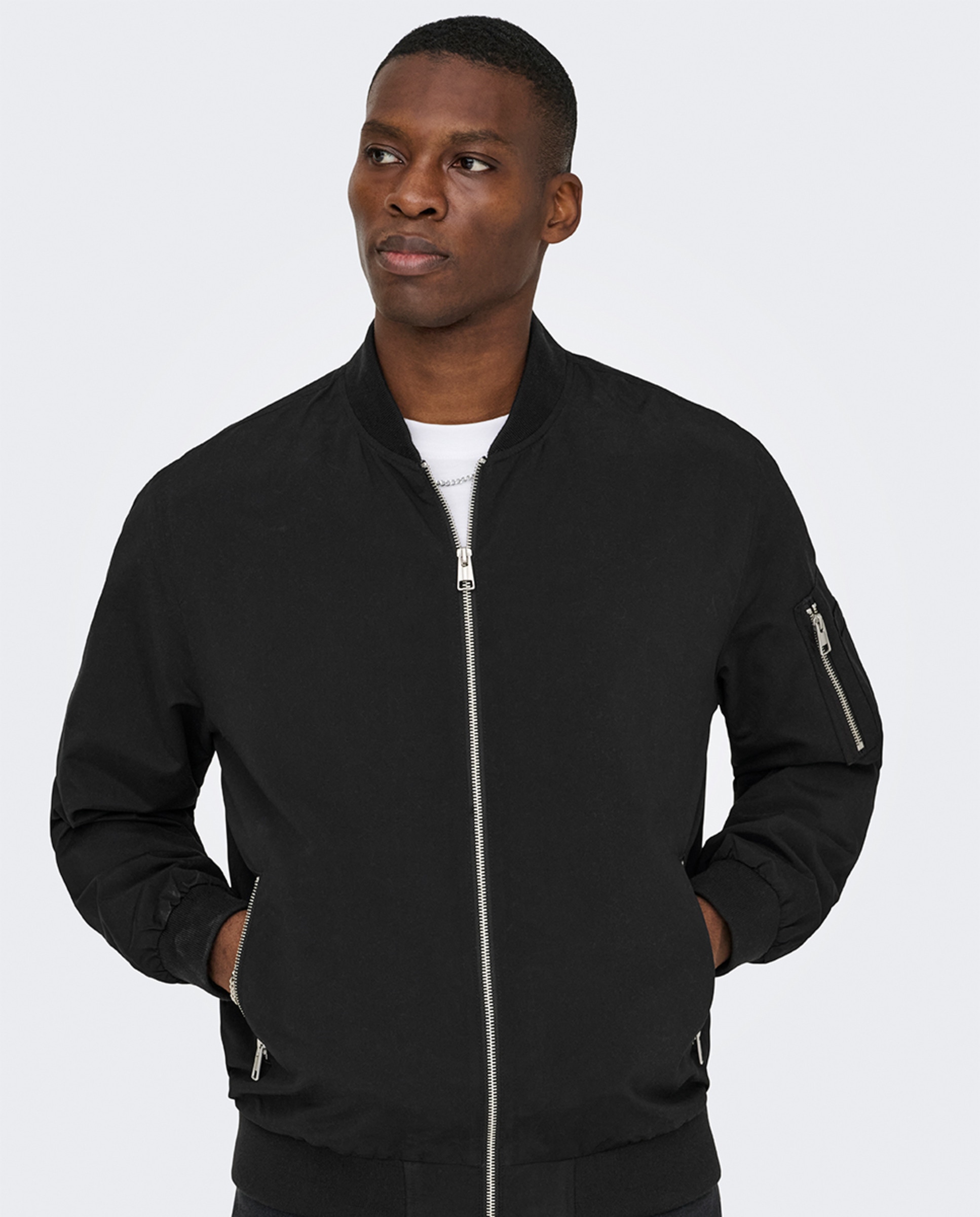 Casaco Ligeiro Estilo Blusão Bomber Regular Fit Preto-3