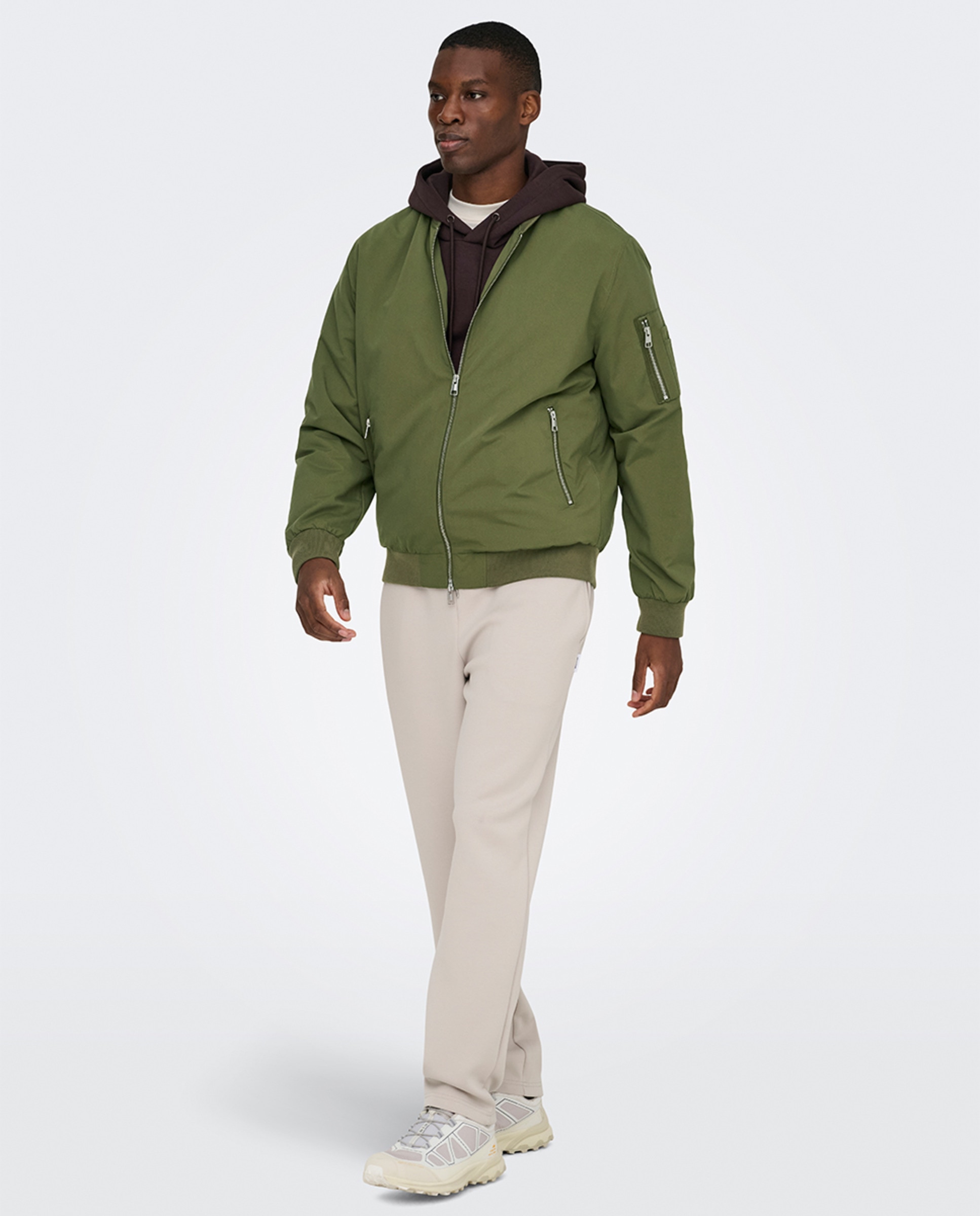 Casaco Ligeiro Estilo Blusão Bomber Regular Fit Verde-5