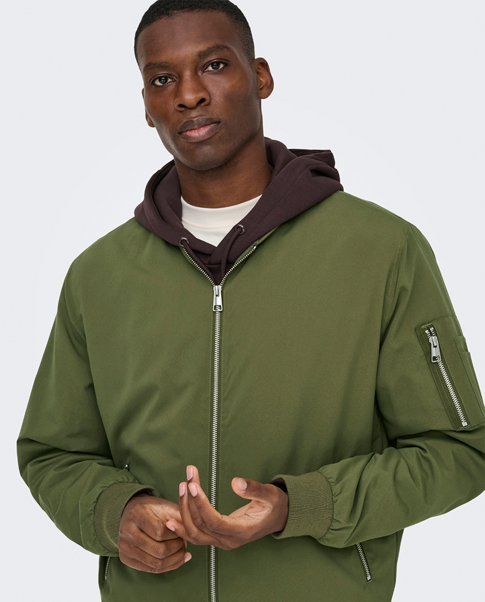 Casaco Ligeiro Estilo Blusão Bomber Regular Fit Verde-2
