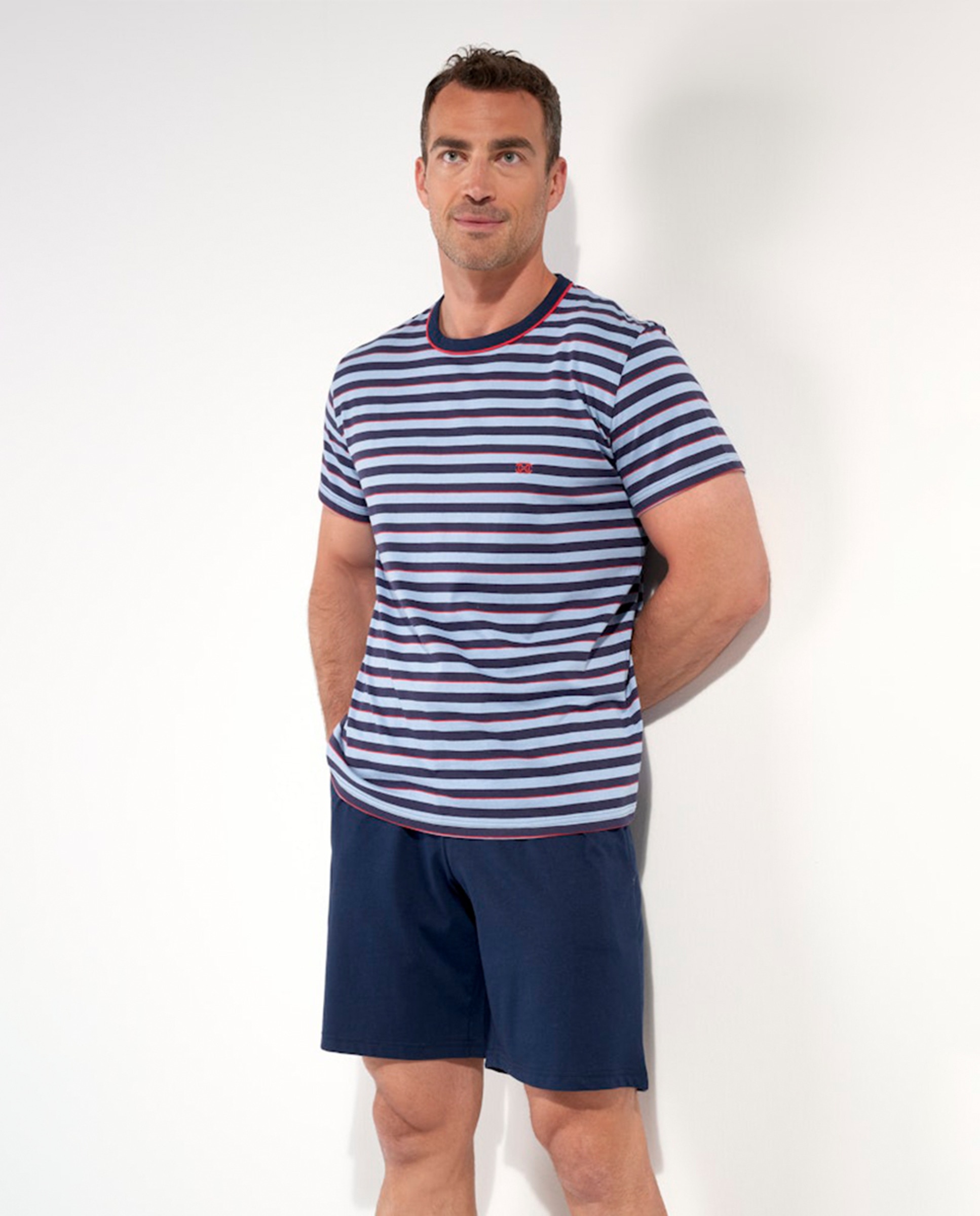 Imagem 0 de Pijama de Malha Curto às Riscas