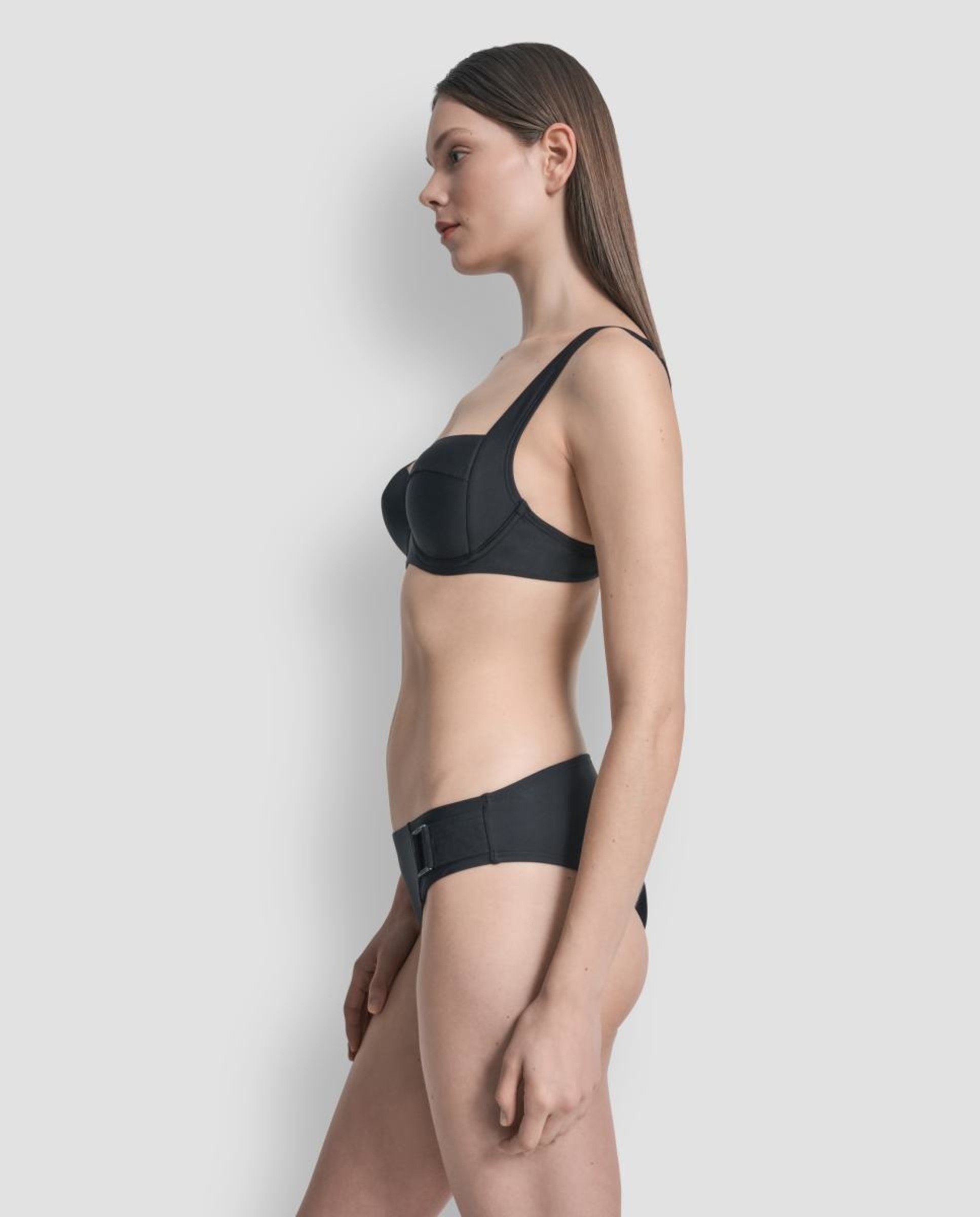 Conjunto de Biquíni Balconette com Foam e Cueca de Cintura Média Preto-4