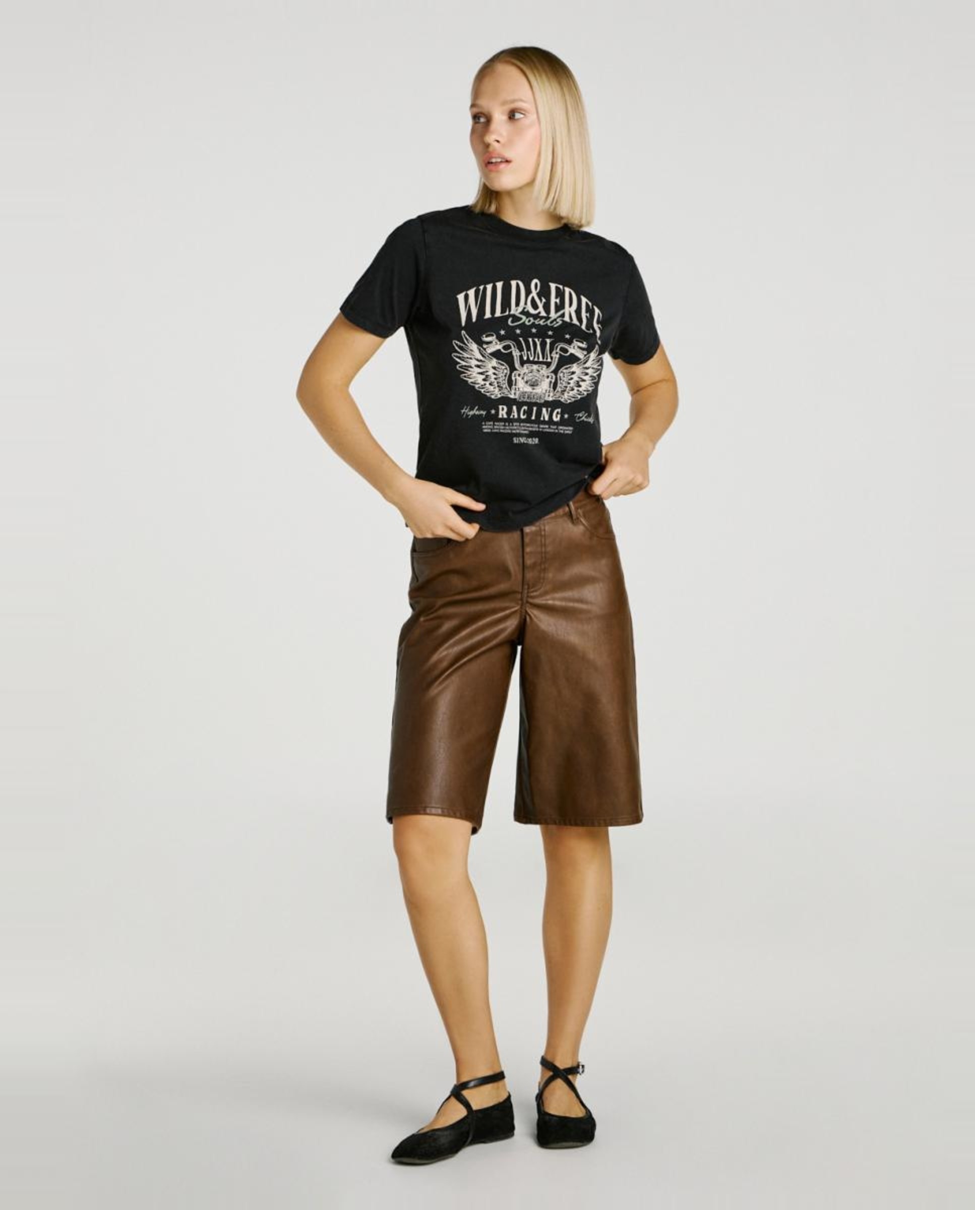 T-shirt com estampado à frente Preto-6