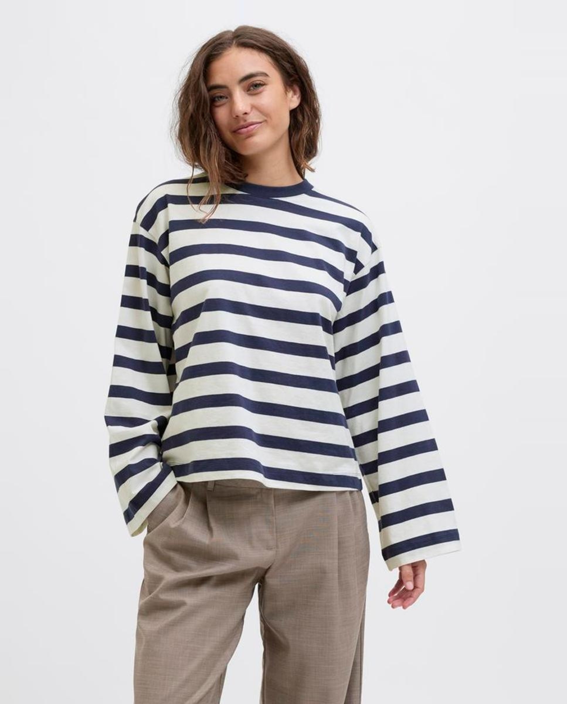 T-shirt às Riscas Oversize Azul-1