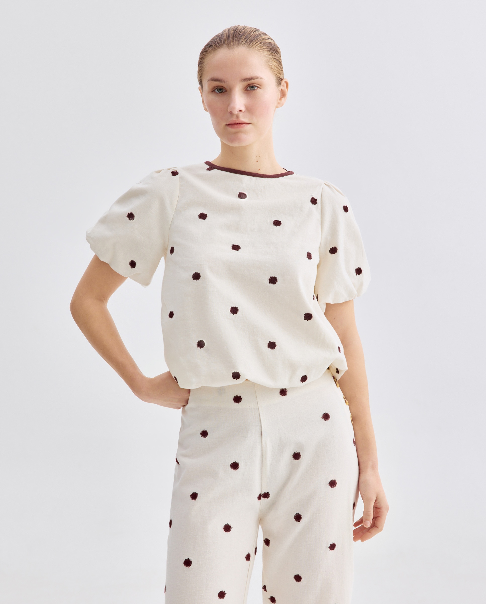 Imagen 0 de Blusa de mujer bordada total look