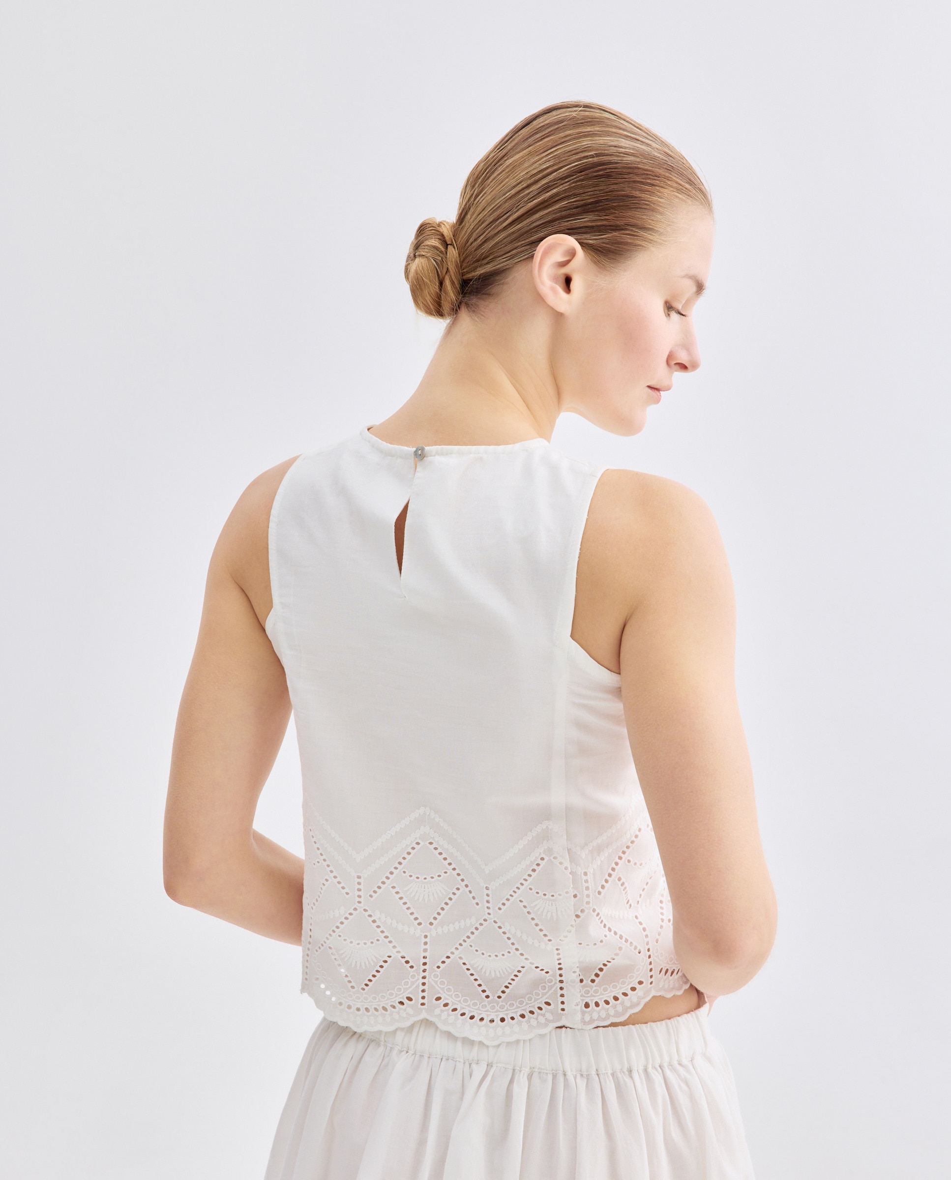 Blusa de mujer bordada total look Blanco-3