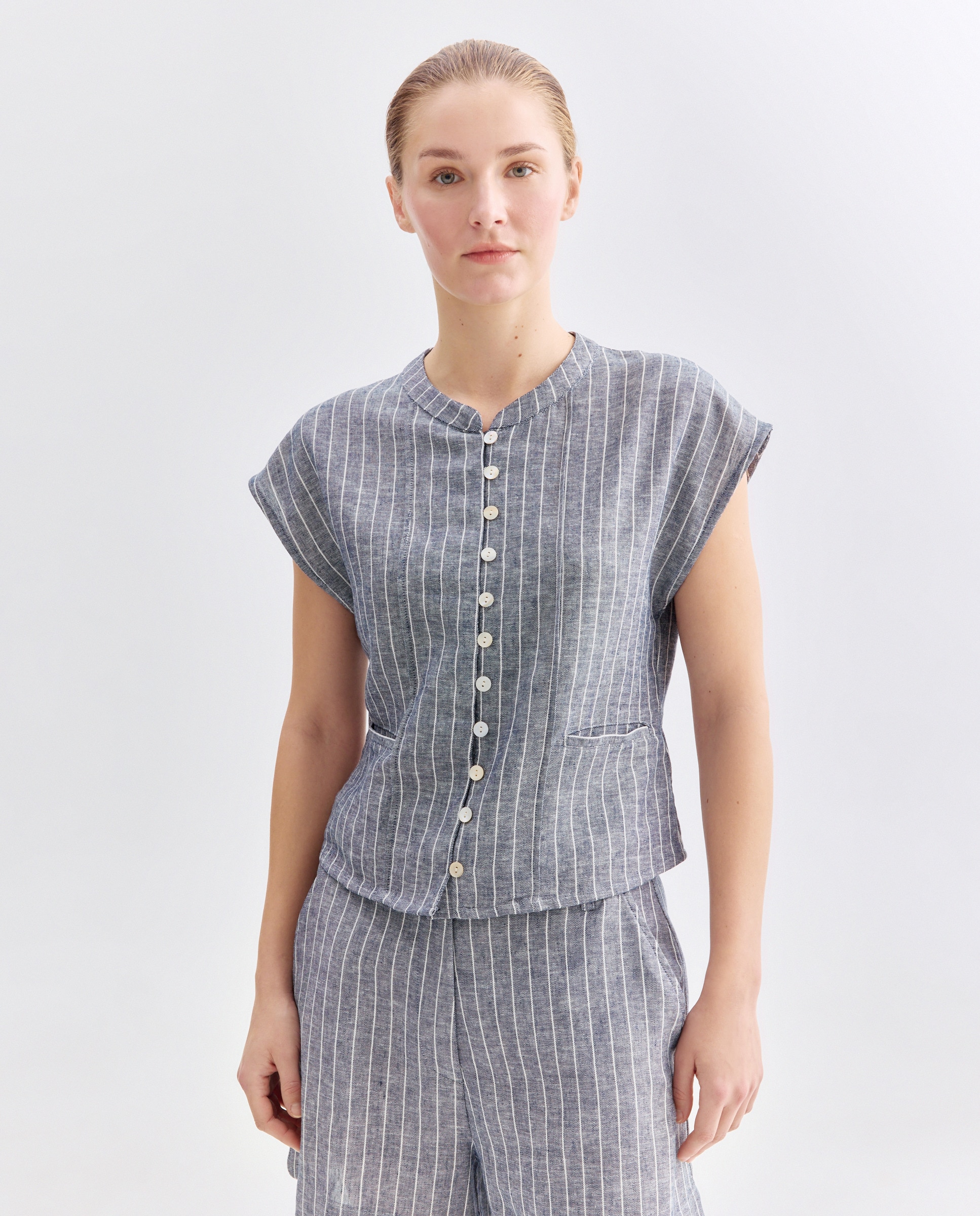 Imagen 0 de Chaleco de mujer de rayas con lino total look