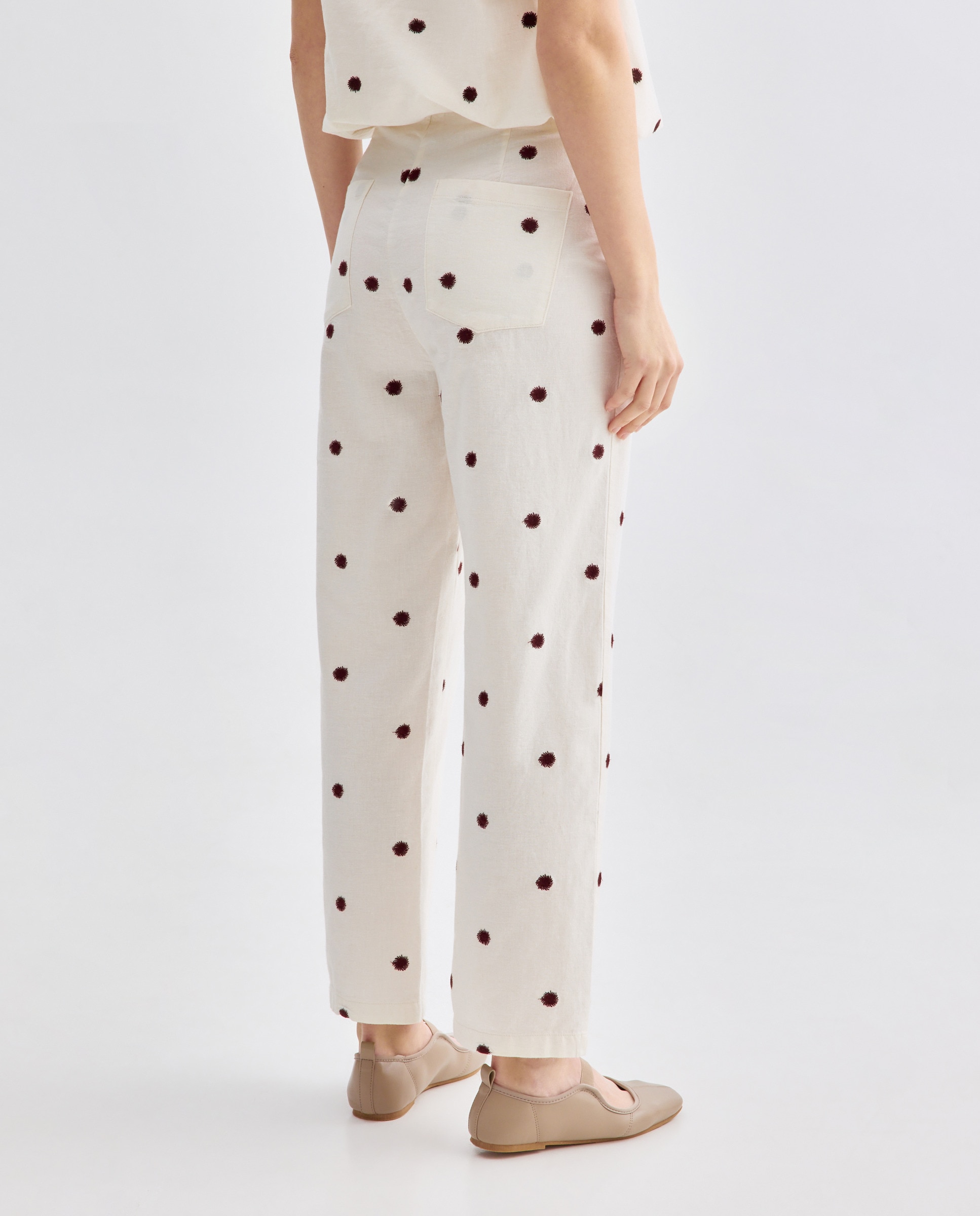 Pantalón de mujer bordado total look Marrón-3