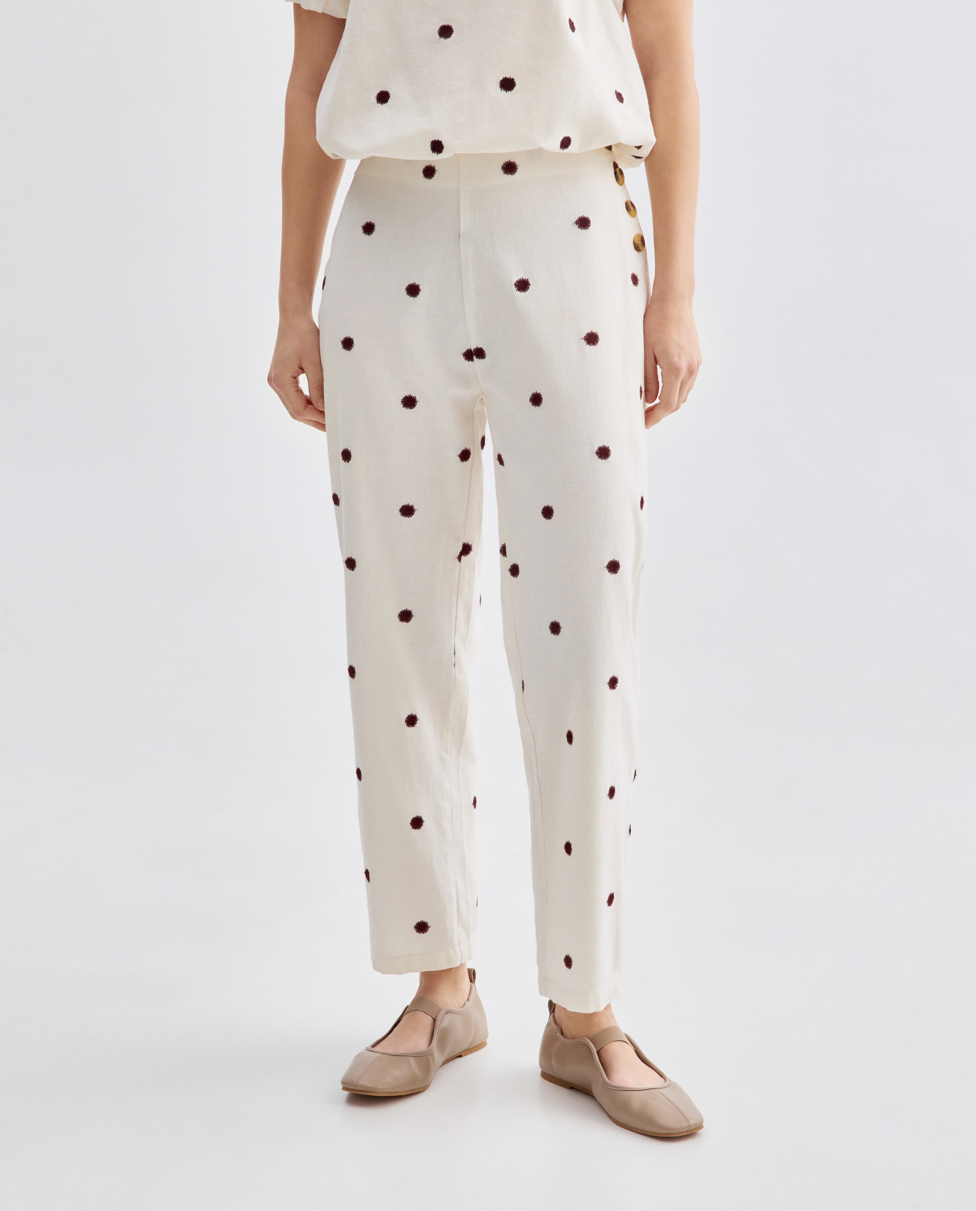 Pantalón de mujer bordado total look Marrón-2