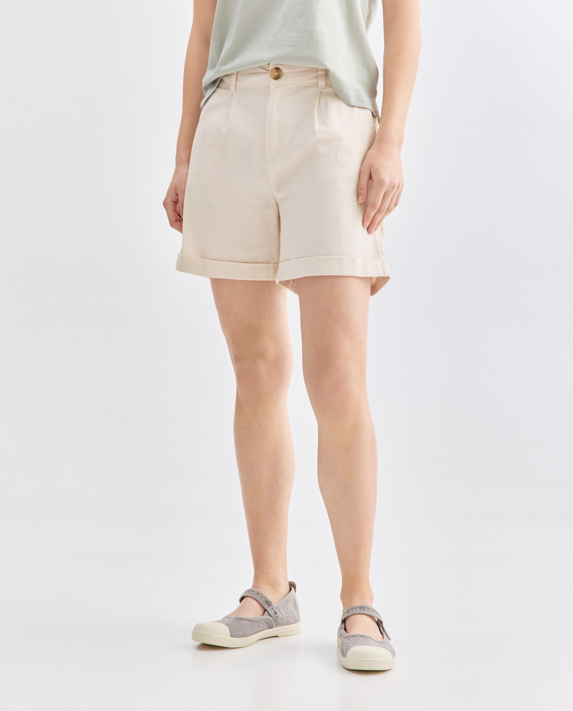 Short de mujer con pinzas 120 Crudo-2
