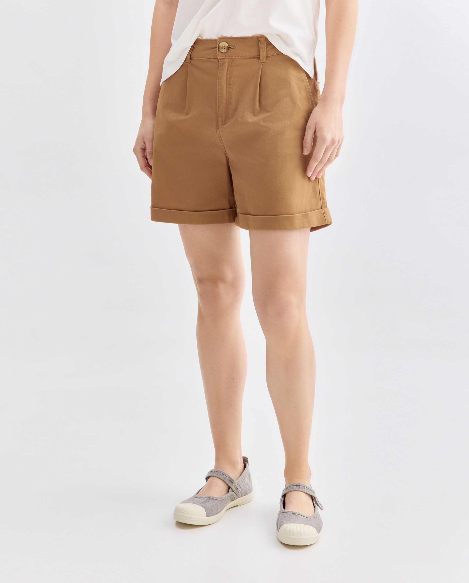 Short de mujer con pinzas 730 Camel-2