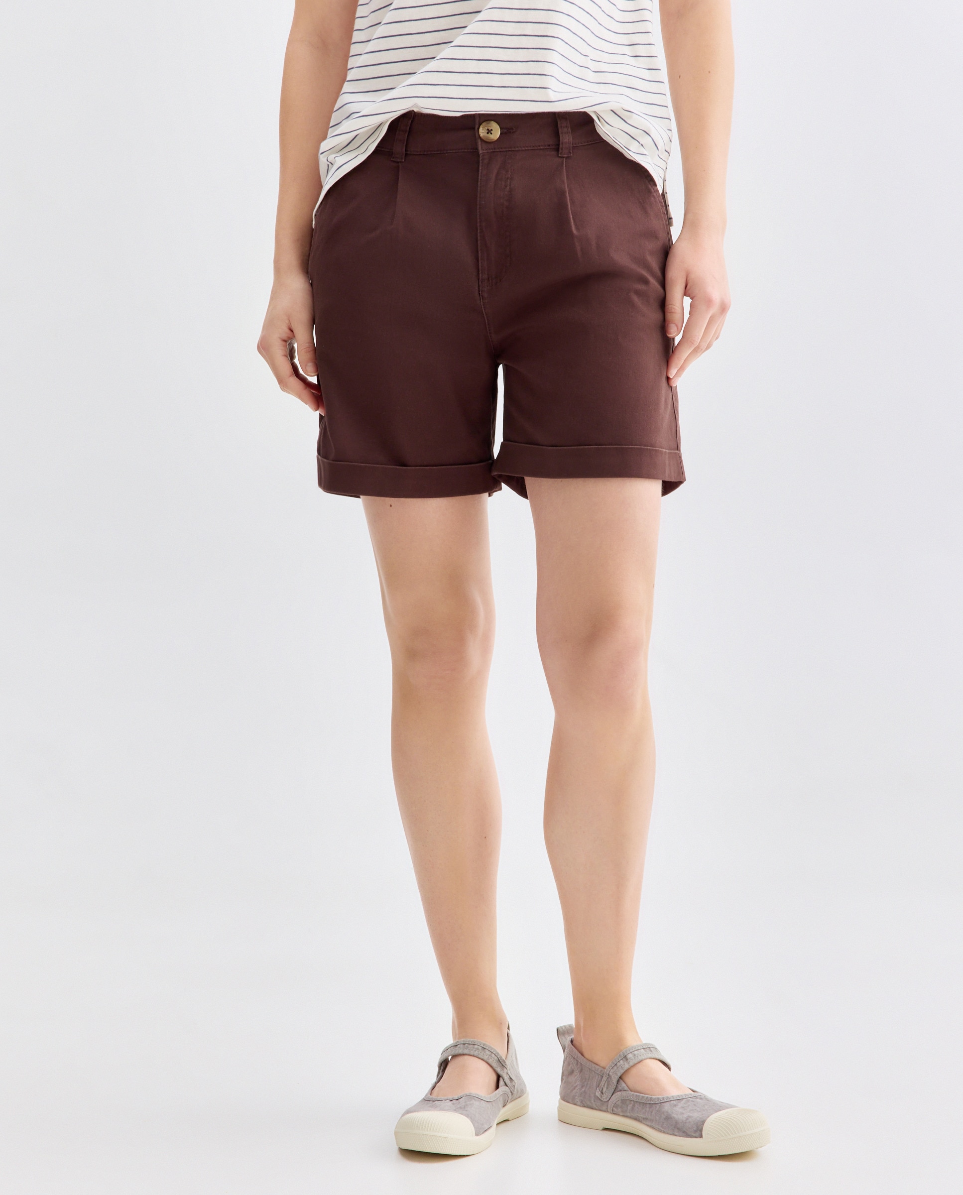 Short de mujer con pinzas Chocolate-2