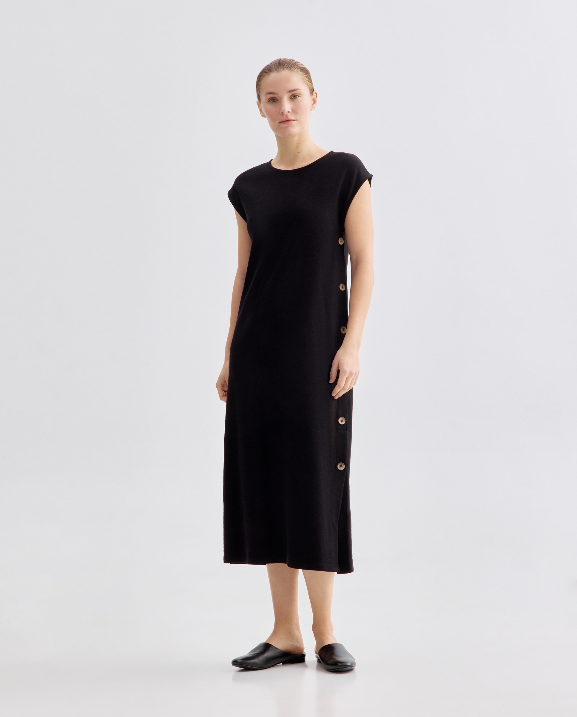 Imagen 0 de Vestido de mujer de algodón con botones laterales