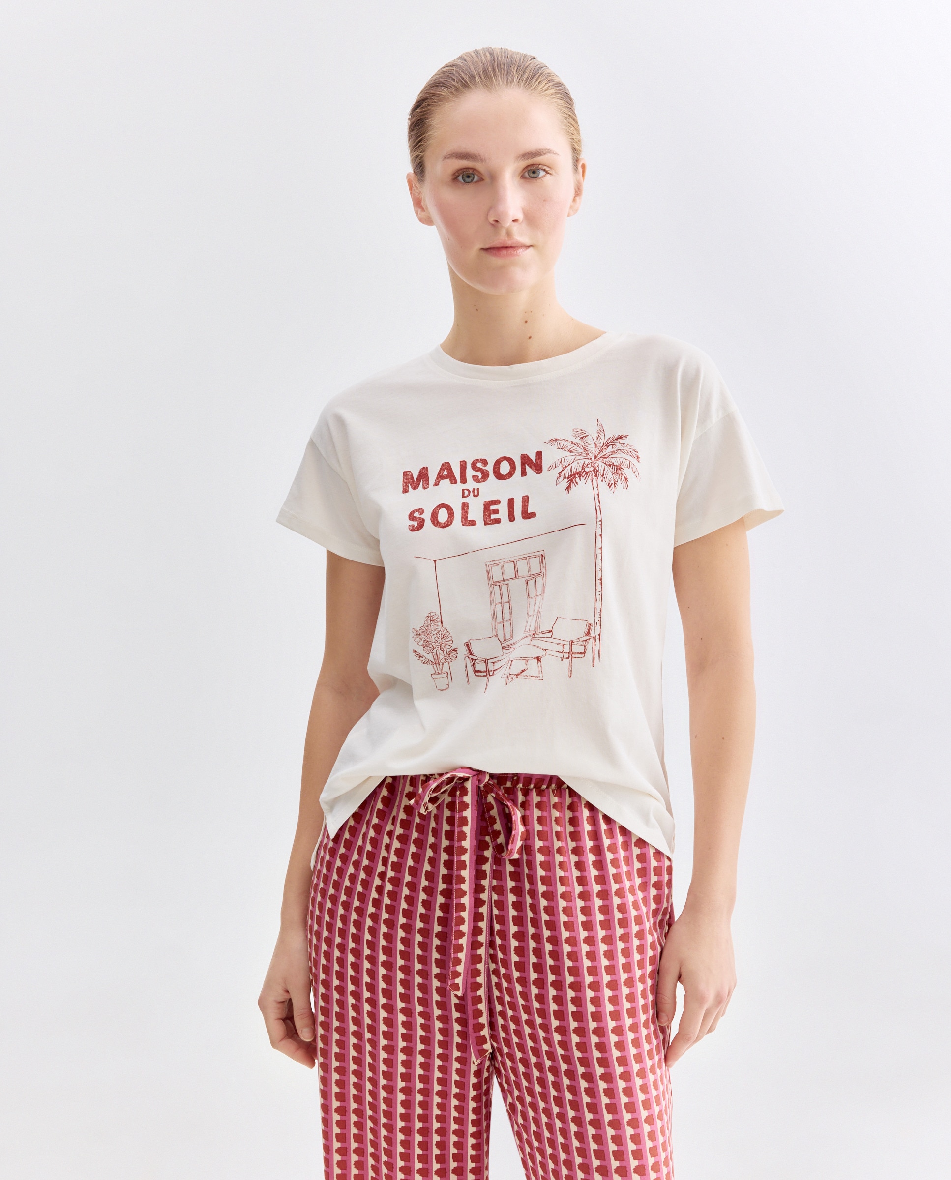 Imagen 0 de Camiseta estampada de mujer cuello caja