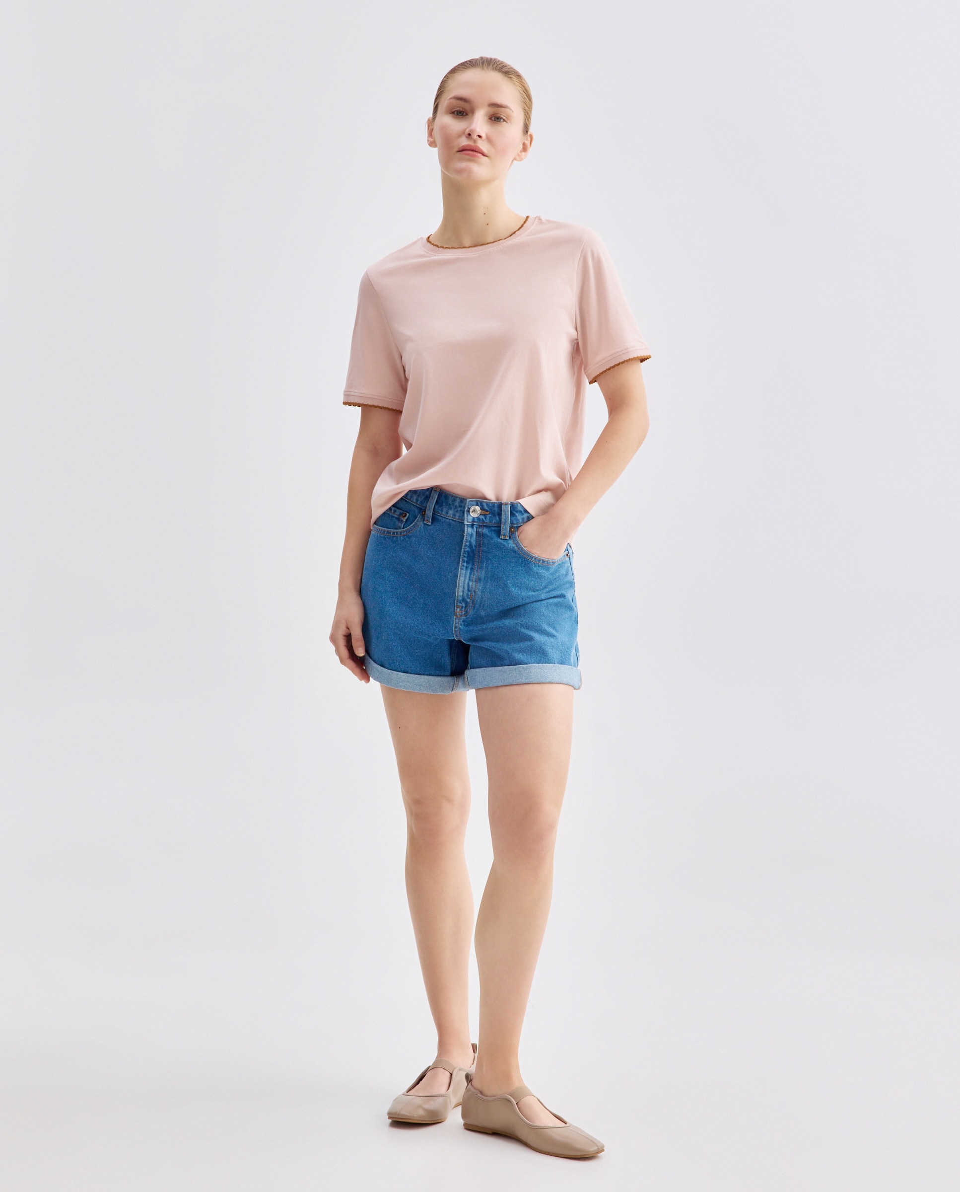Camiseta de mujer cuelllo caja y contrastes Rosa claro-2