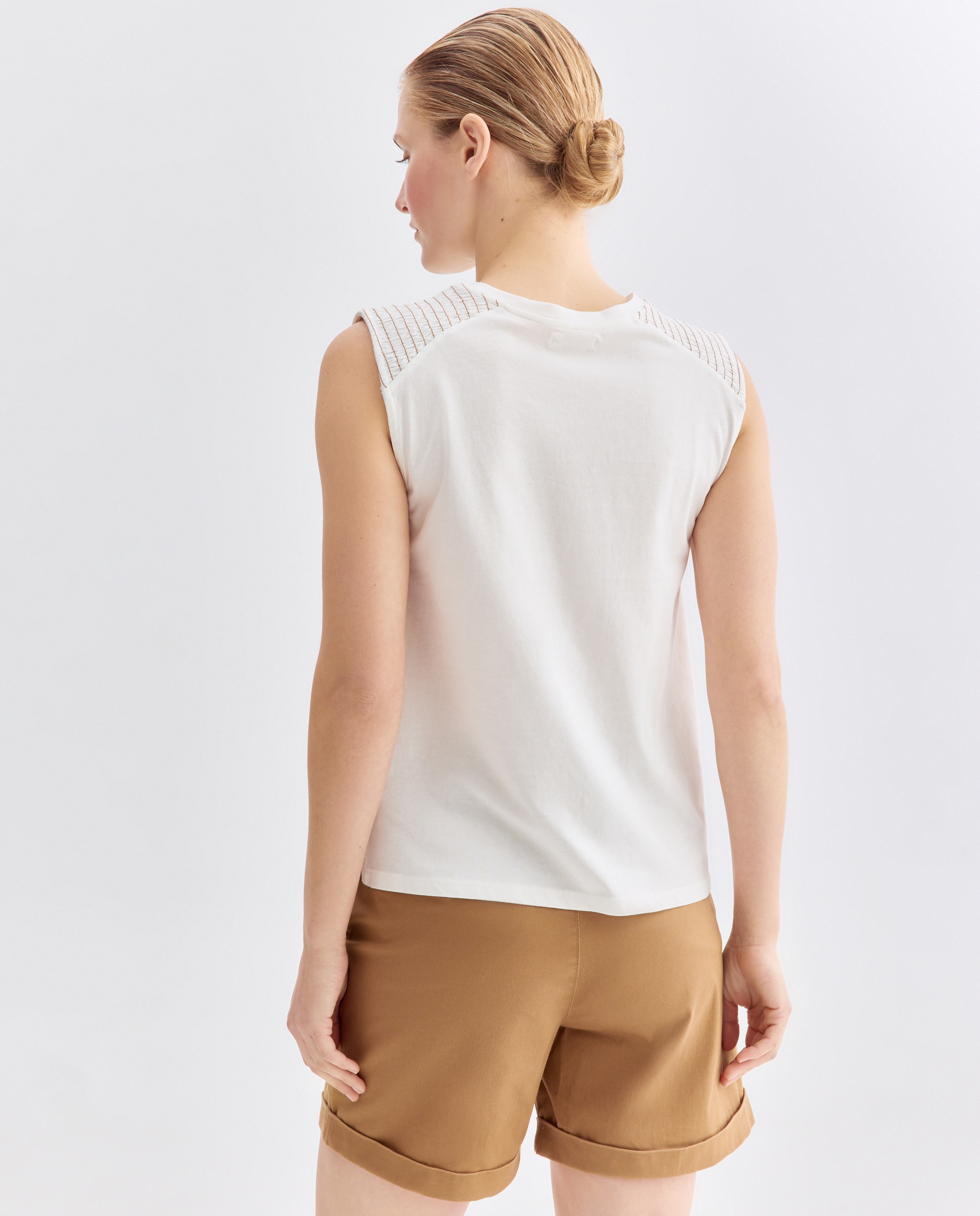 Camiseta de mujer con hombrera fruncida Blanco roto-3