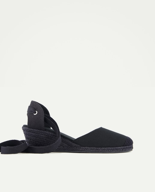 Imagen 0 de Alpargata de mujer cuña atada