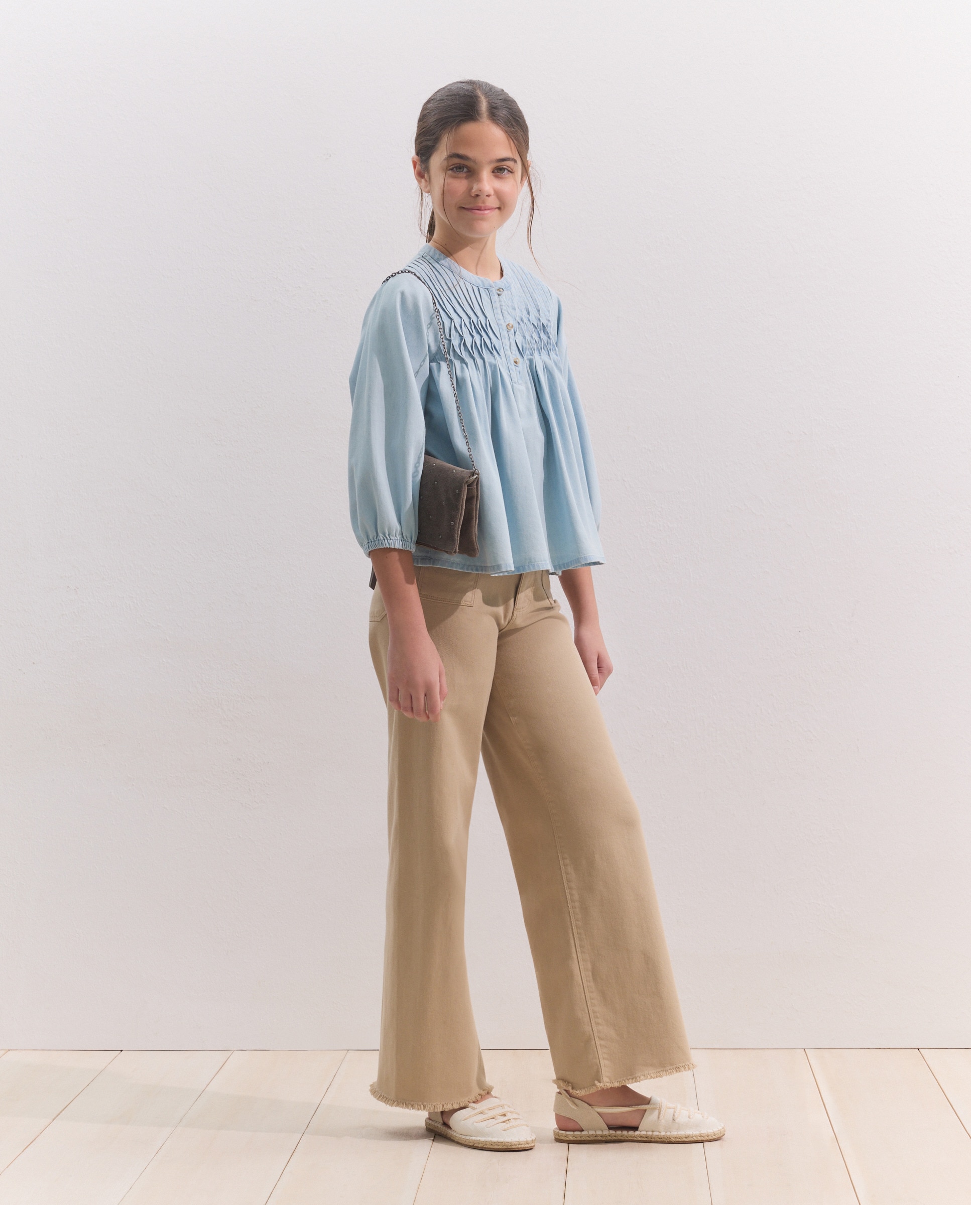 Imagem 0 de Blusa de Manga Curta com Pregas e Ganga Bleach