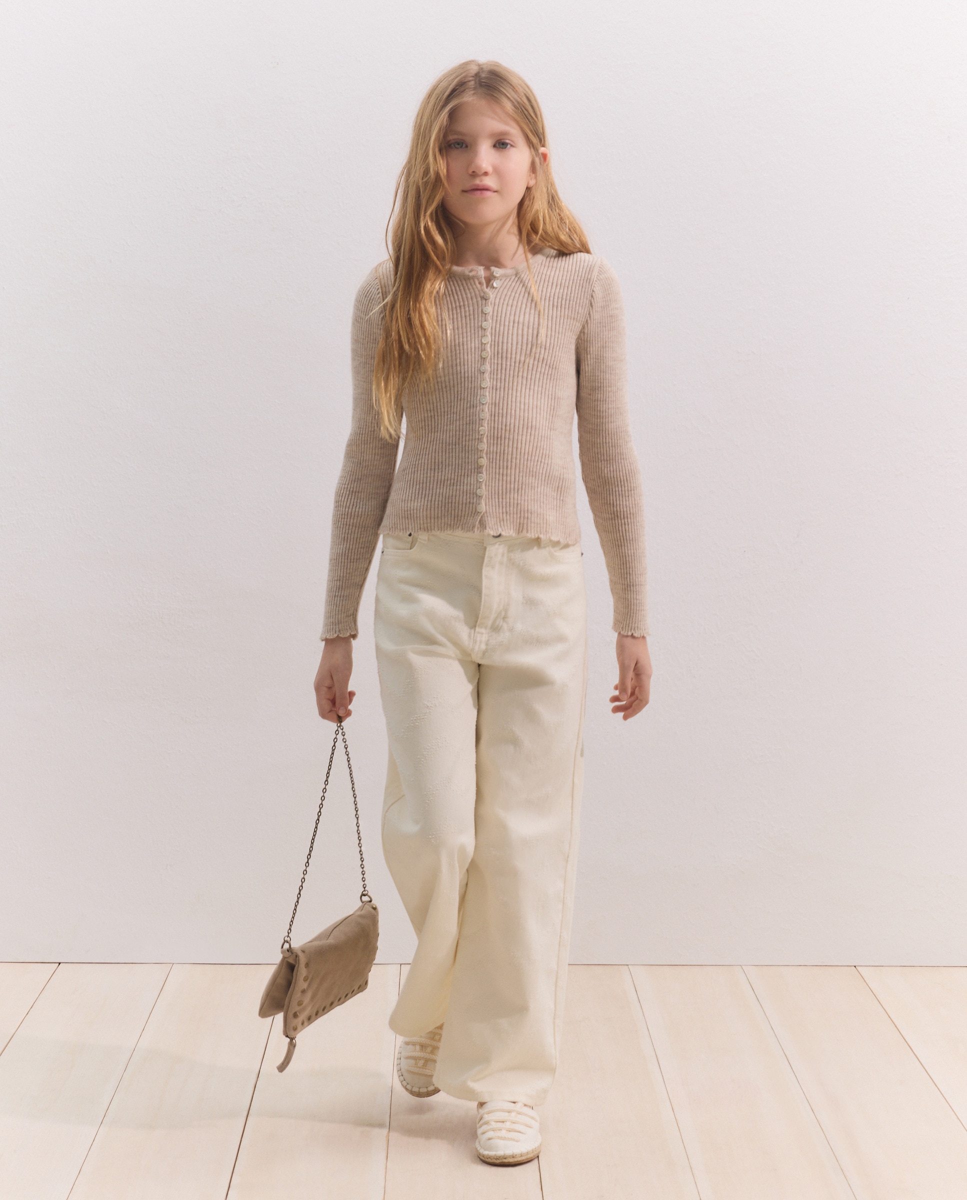 Imagem 0 de Casaco de Malha Canelada Liso com Botões