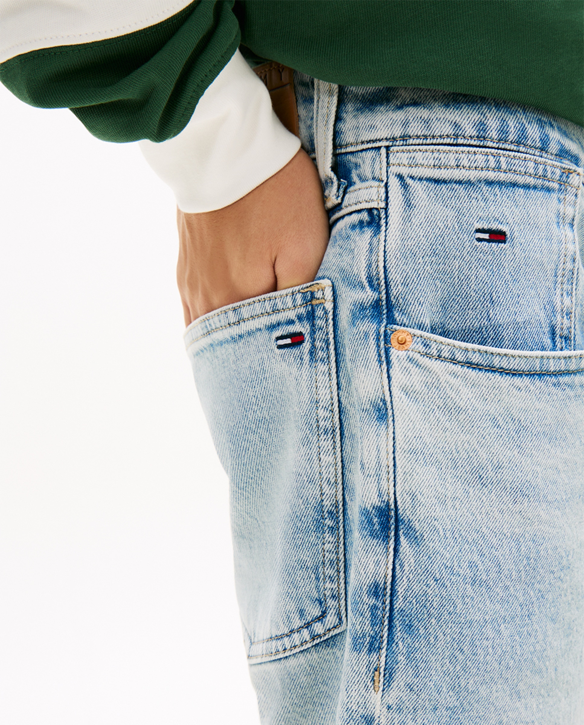 Bermudas Ronnie Regular Fit com Lavagem Clara Azul-claro-4