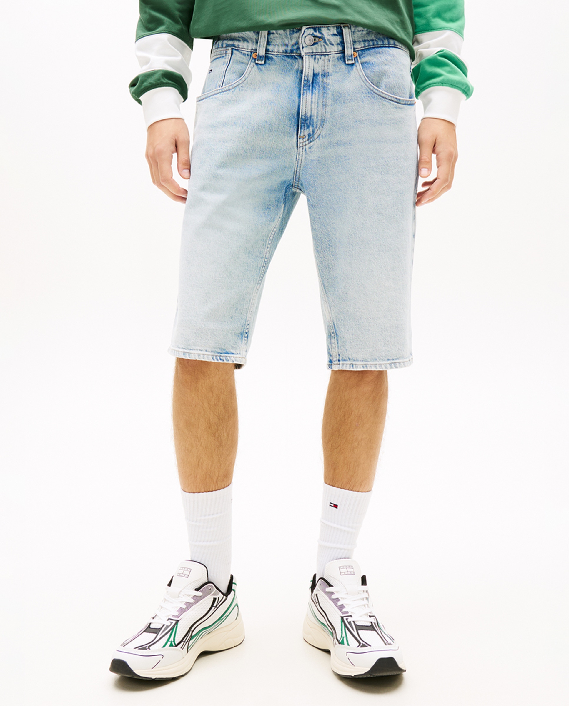 Bermudas Ronnie Regular Fit com Lavagem Clara Azul-claro-2
