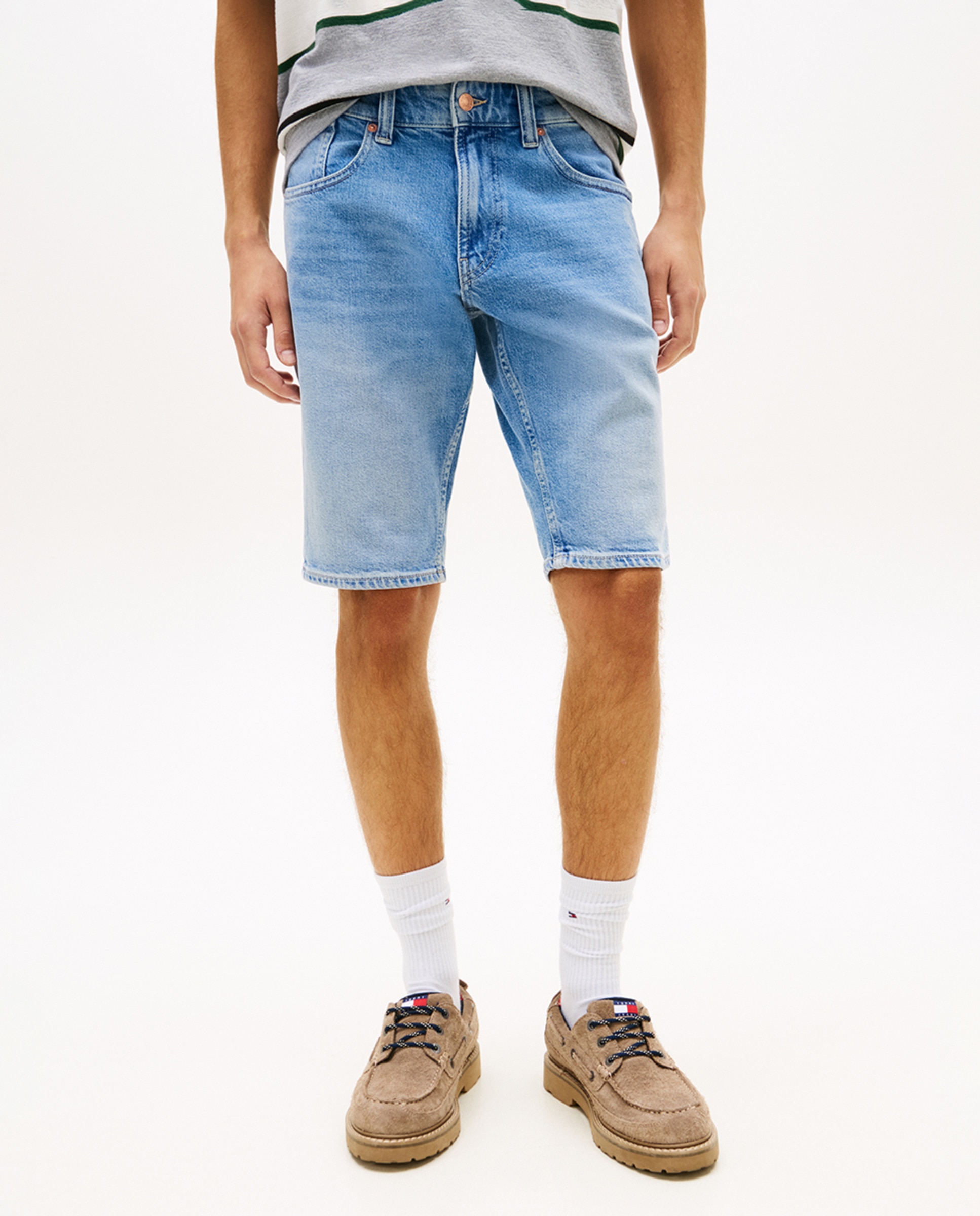 Bermudas Ronnie Regular Fit com Lavagem Média Azul-2
