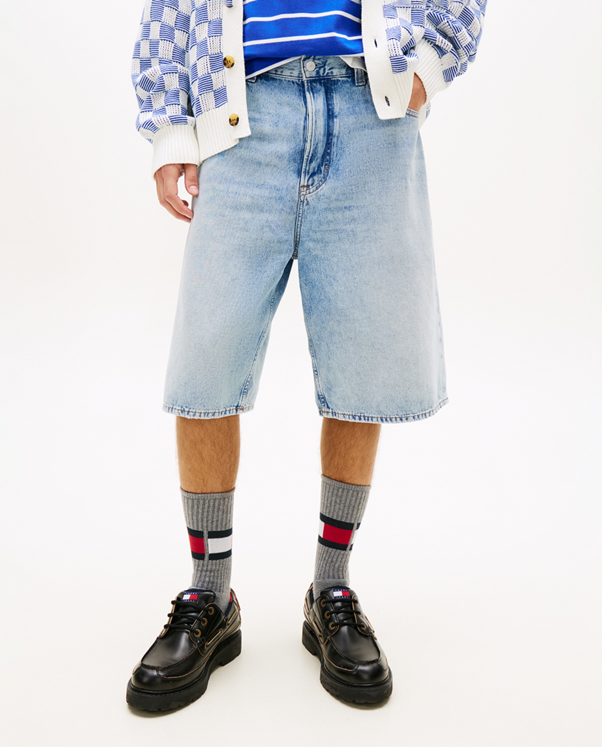 Bermudas Theo Baggy Fit com Lavagem Clara Azul-claro-2
