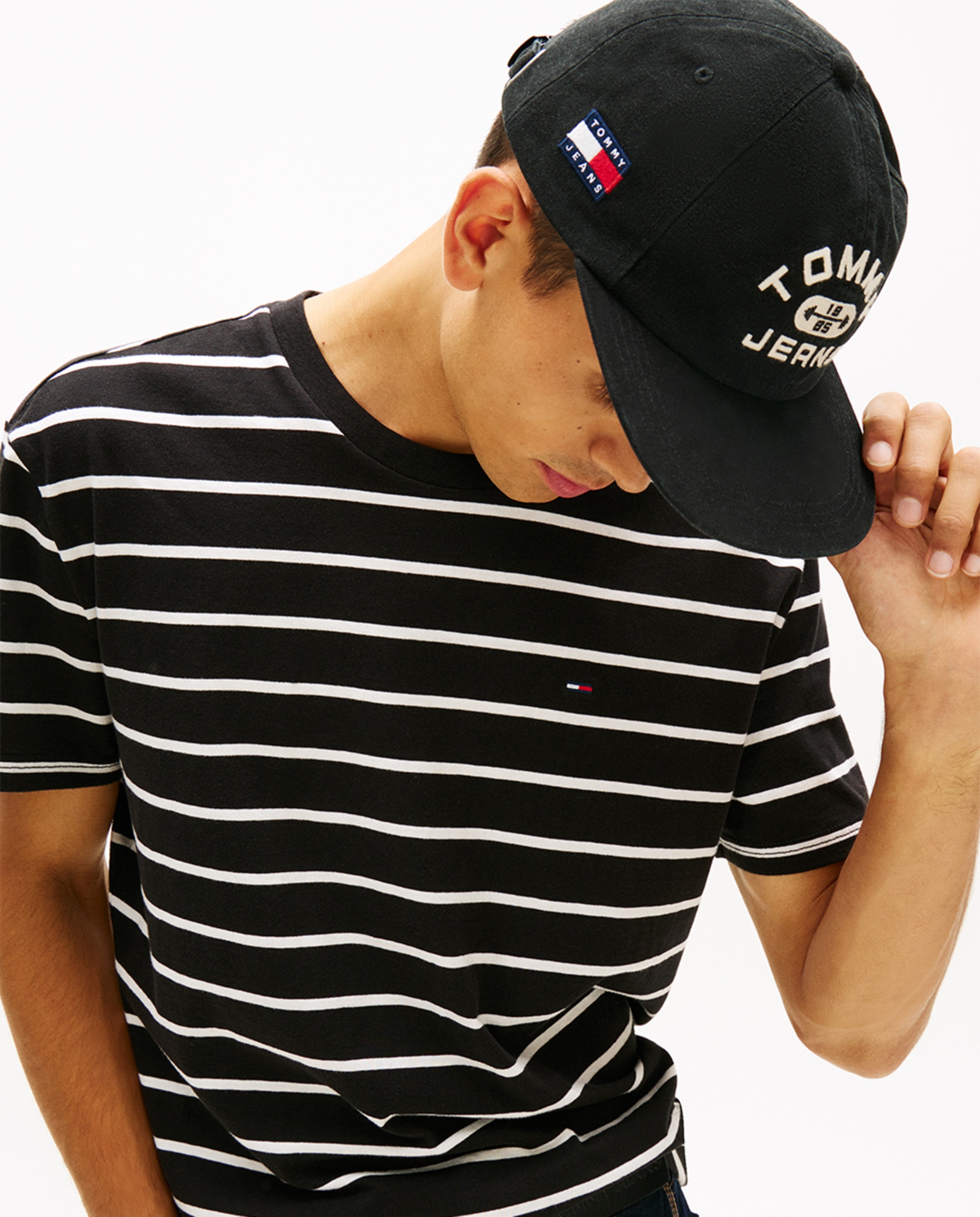 T-shirt Regular Fit às Riscas com Manga Curta Preto-3