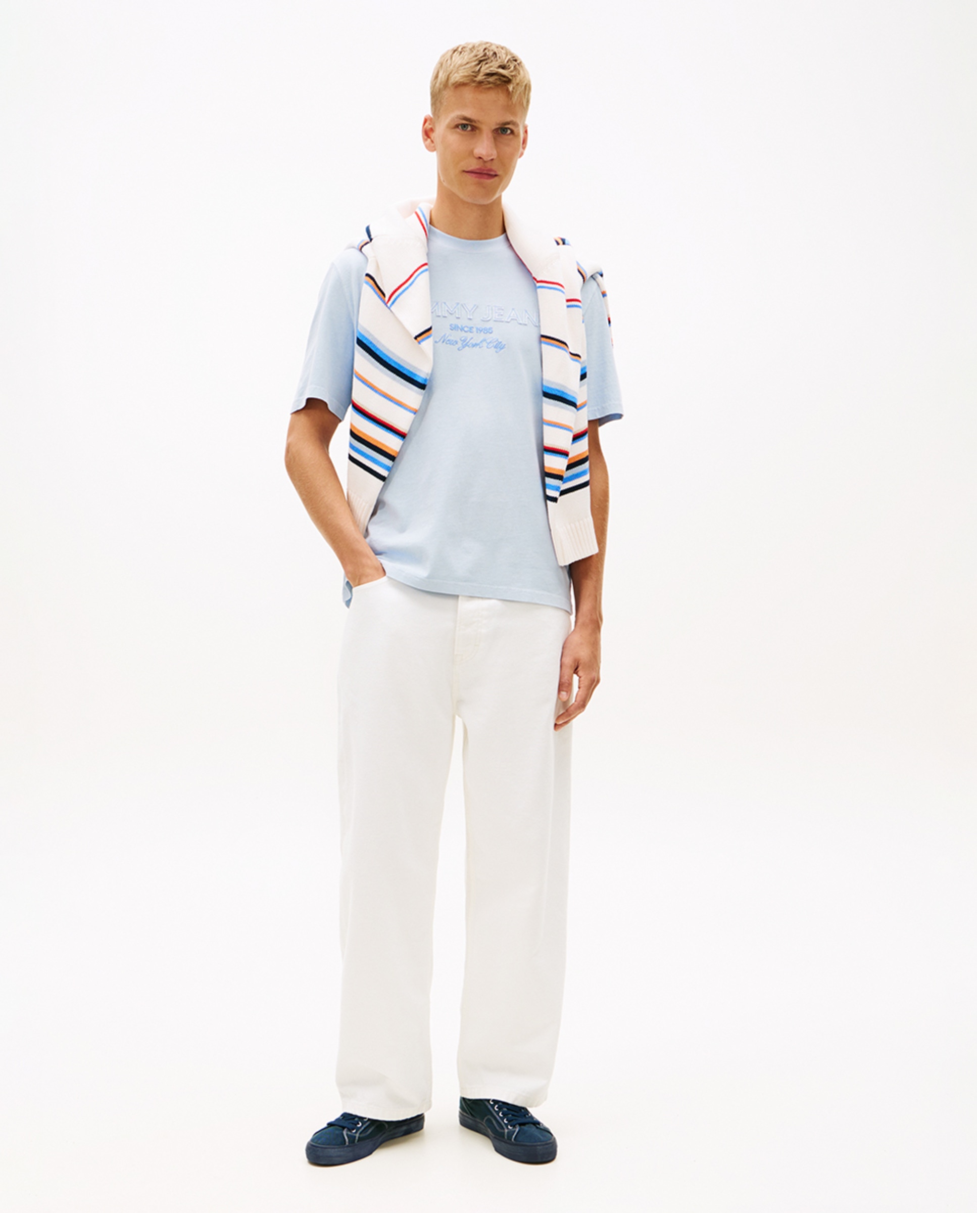 T-shirt 90s Fit com Manga Curta Azul-claro-5