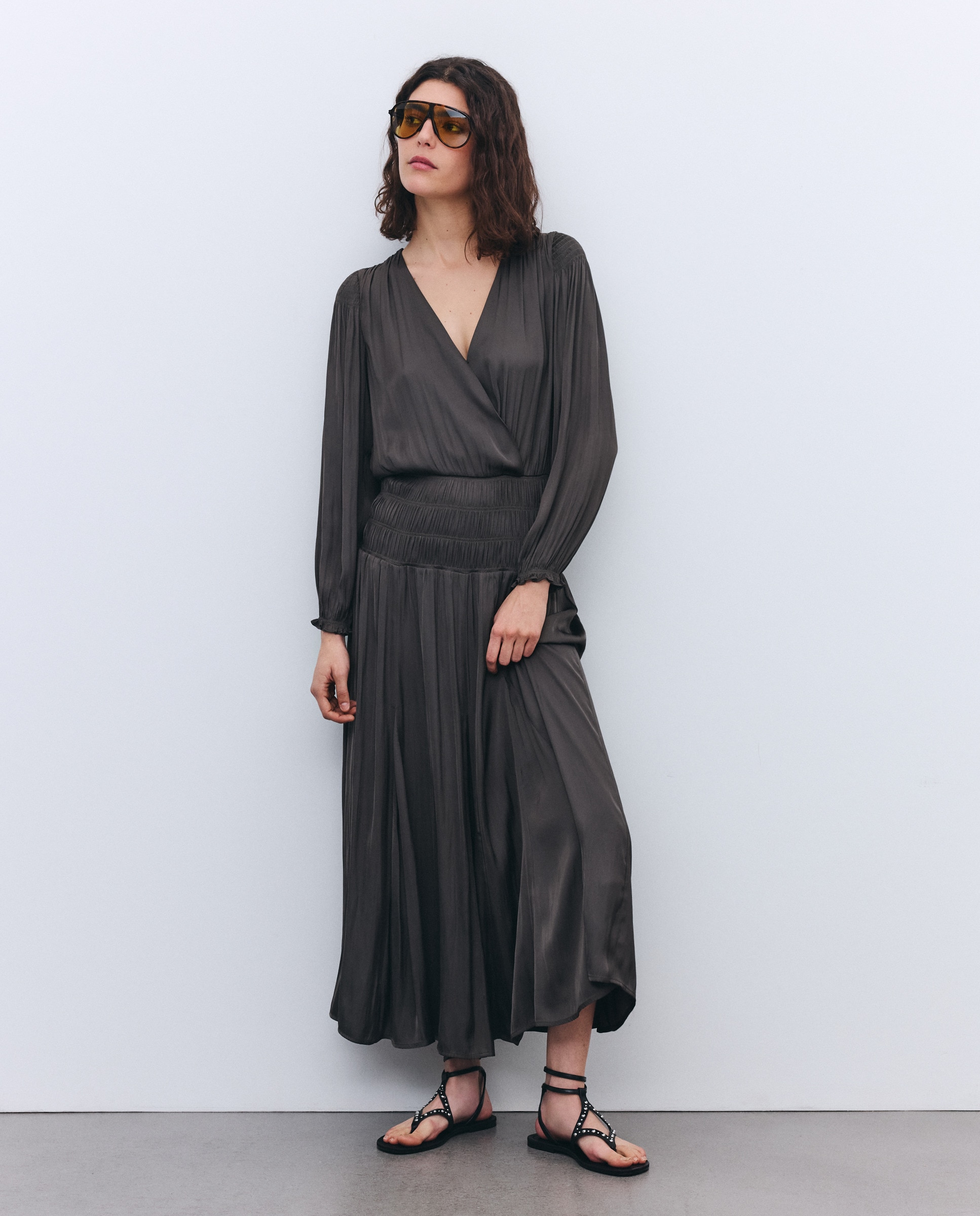 Imagem 0 de Vestido de Manga Comprida com Saia de Godés