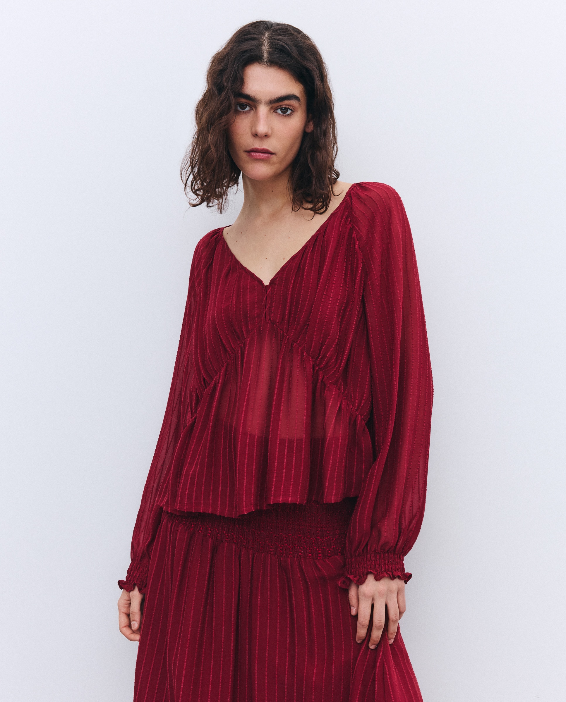 Blusa de Manga 3/4 e Decote em Bico Ameixa-4