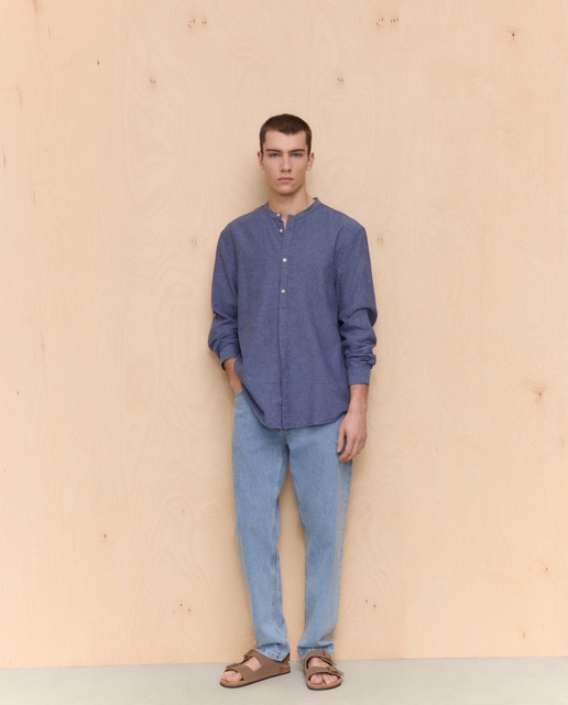 Imagem 0 de Camisa Lisa de Linho e Algodão com Manga Comprida e Gola à Padre