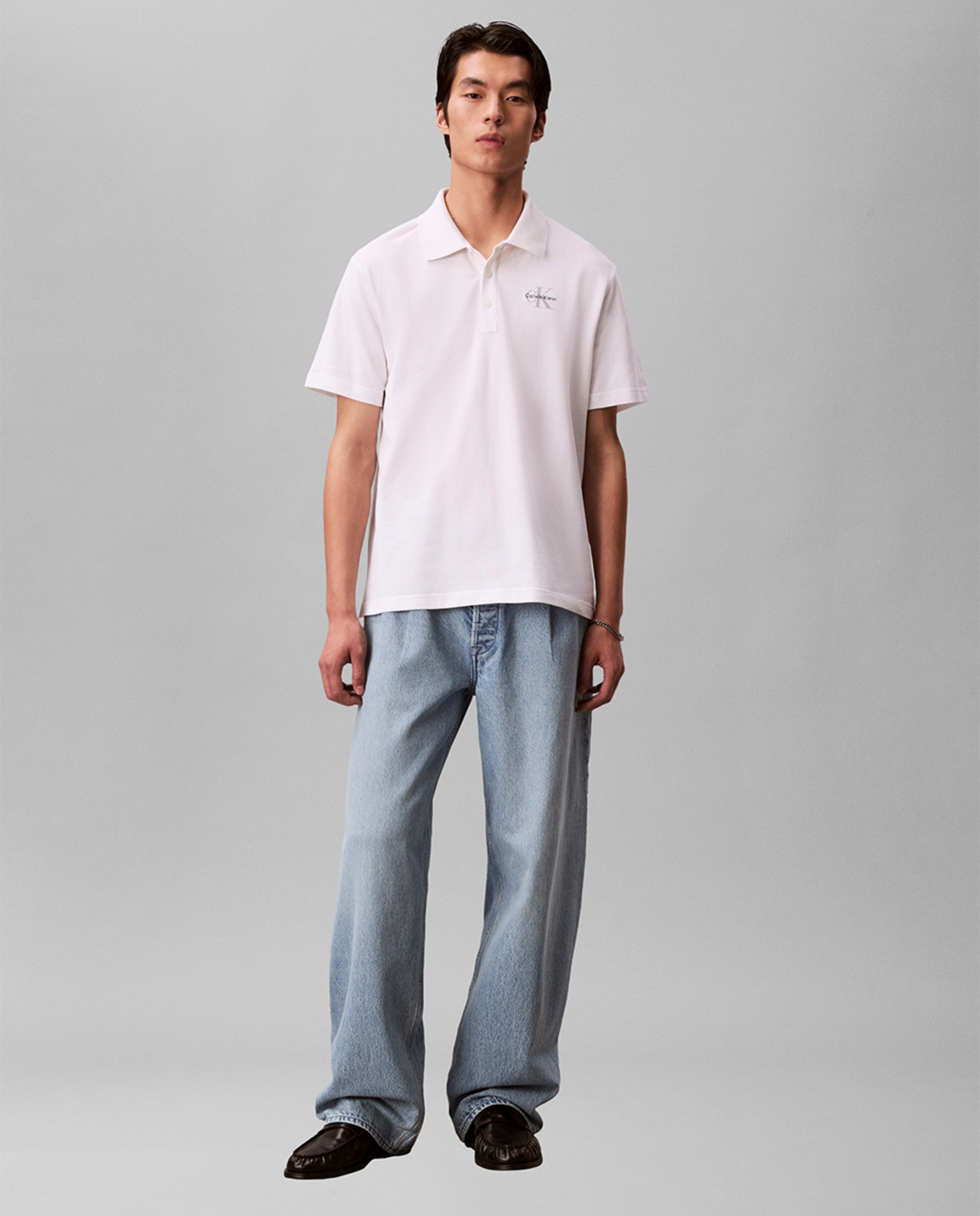 Polo Piqué com Mono Logótipo Branco-5