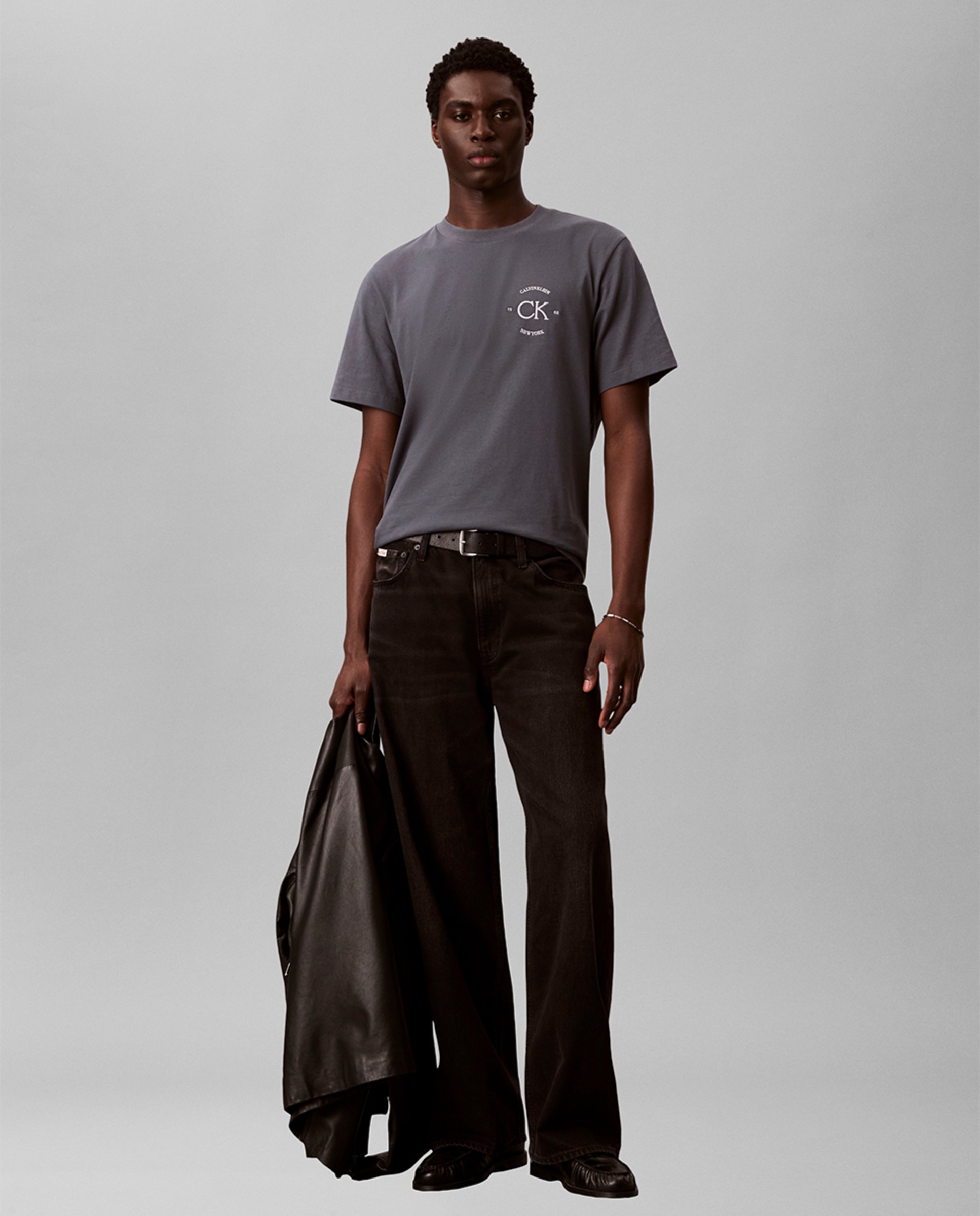 T-shirt Easy Fit com Logótipo Cinzento-escuro-5