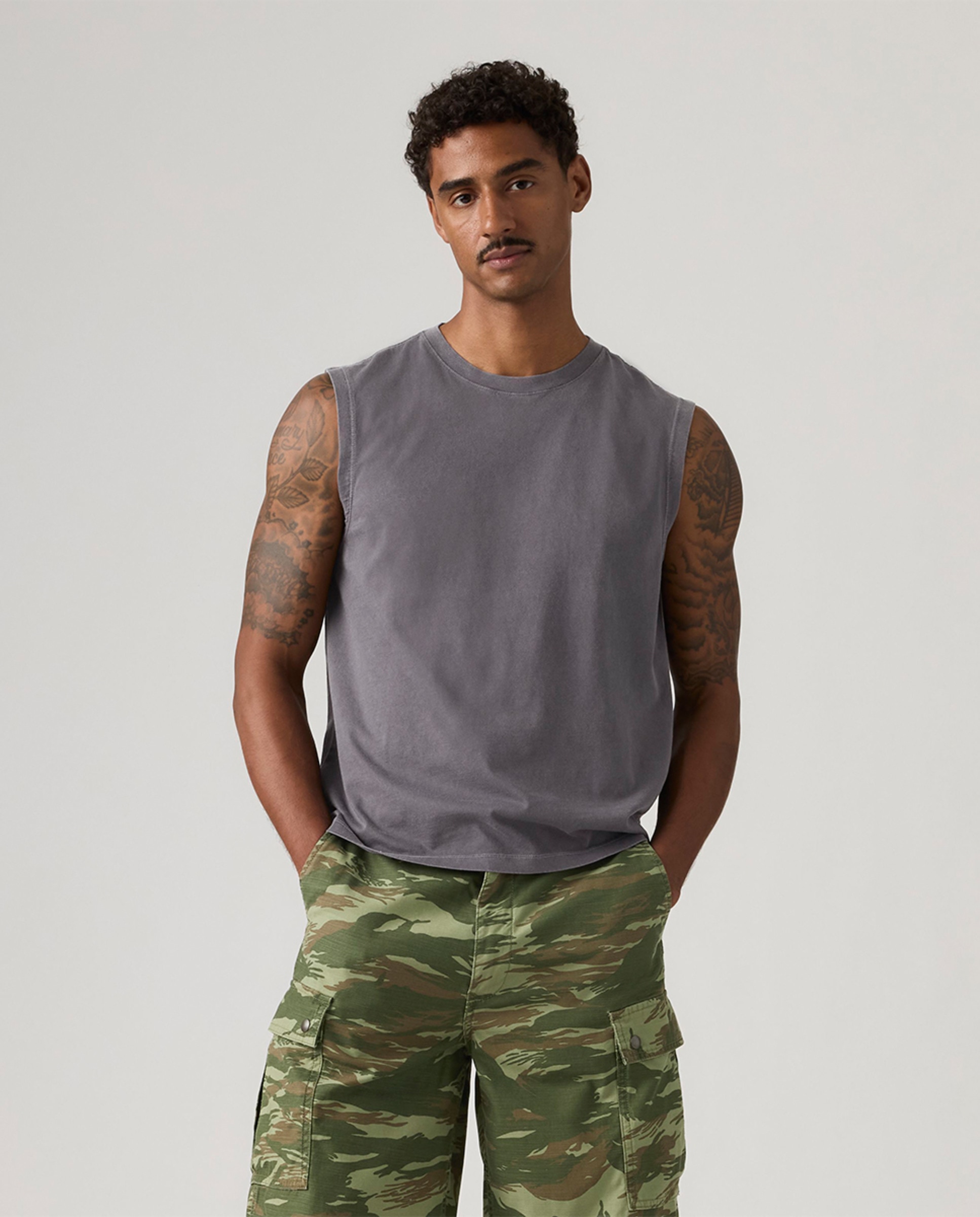 Imagem 0 de T-shirt sem Mangas com Gola Redonda