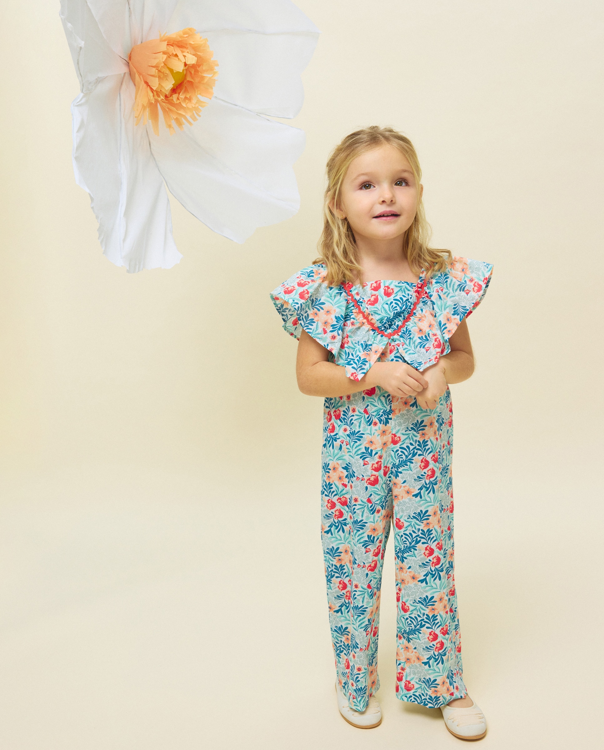 Imagem 0 de Macacão Comprido com Manga Curta e Folho em Bico à Frente