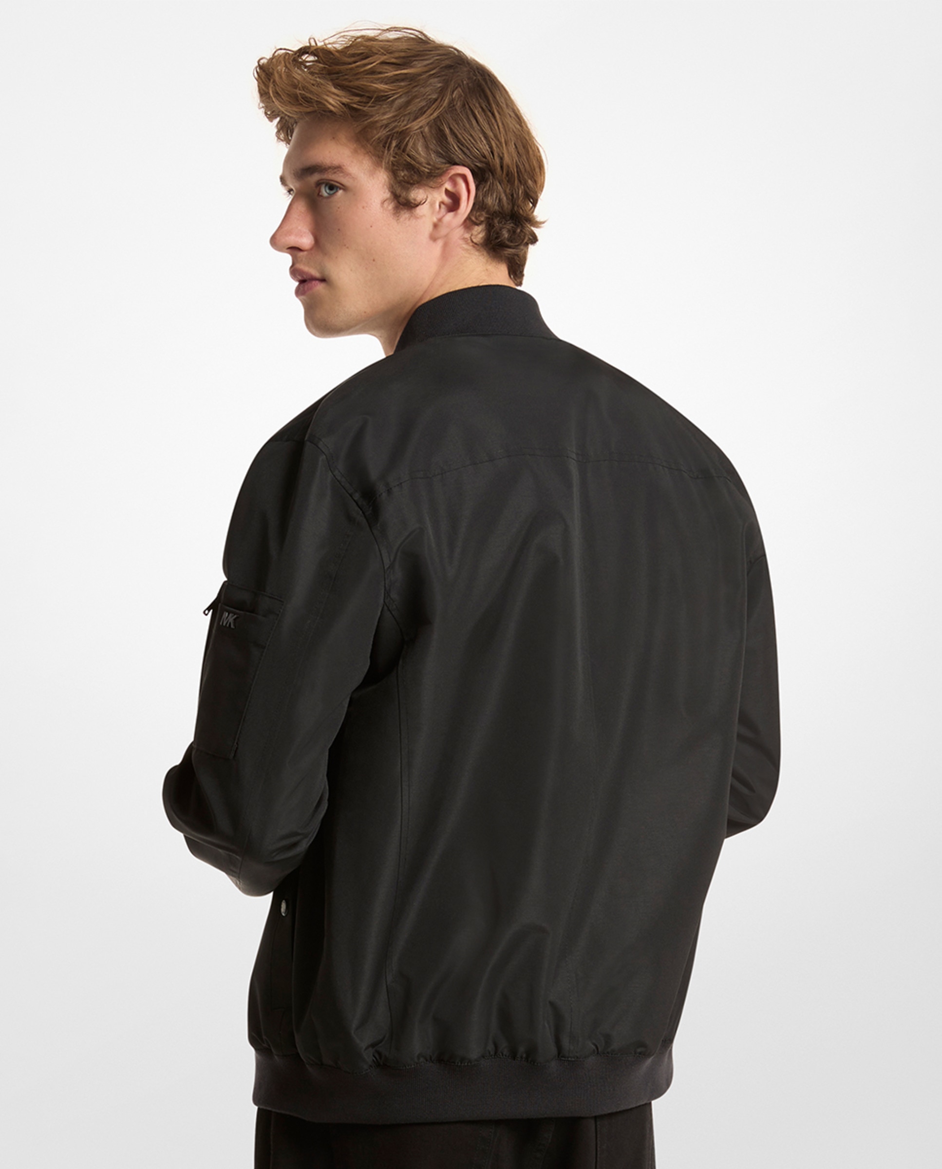 Blusão Bomber com Fecho de Correr e Bolsos Laterais Preto-2