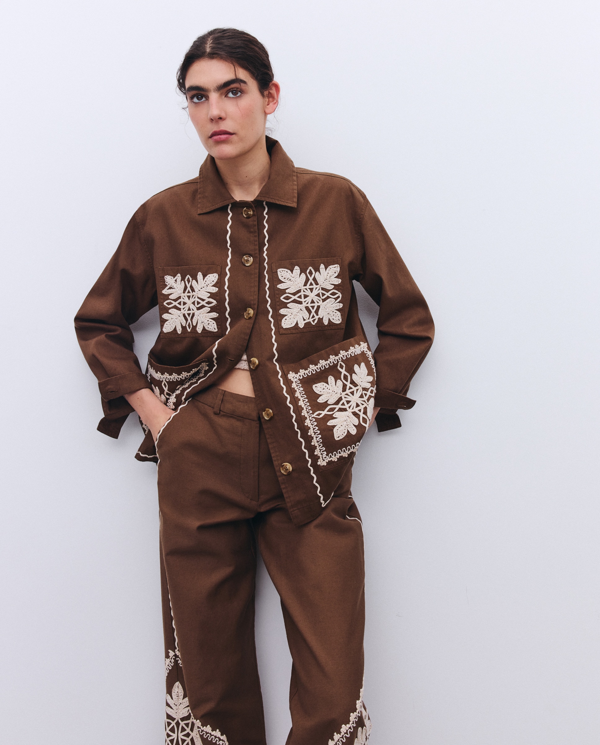 Casaco bordado Castanho-4