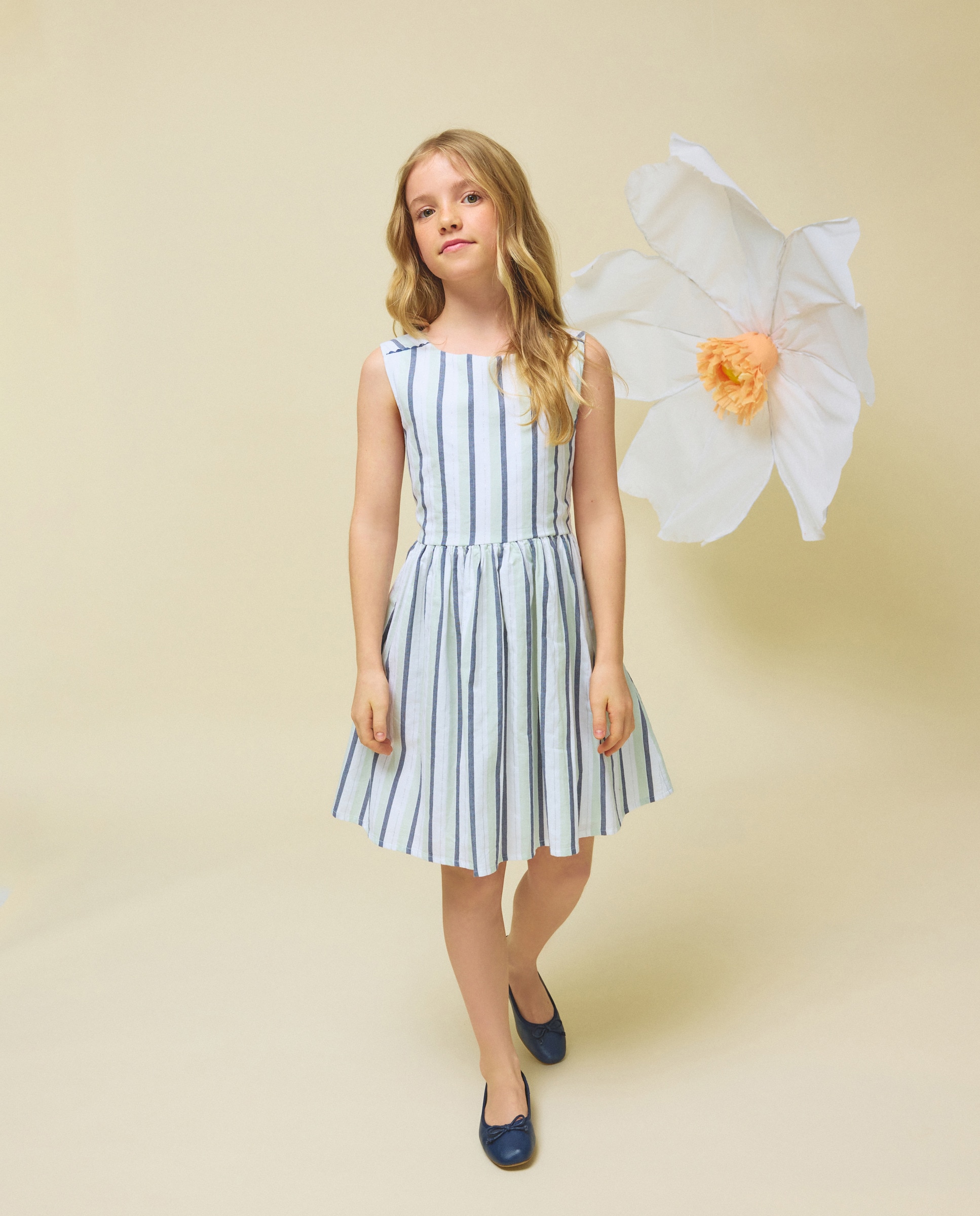 Imagem 0 de Vestido de Popelina com Costas em V