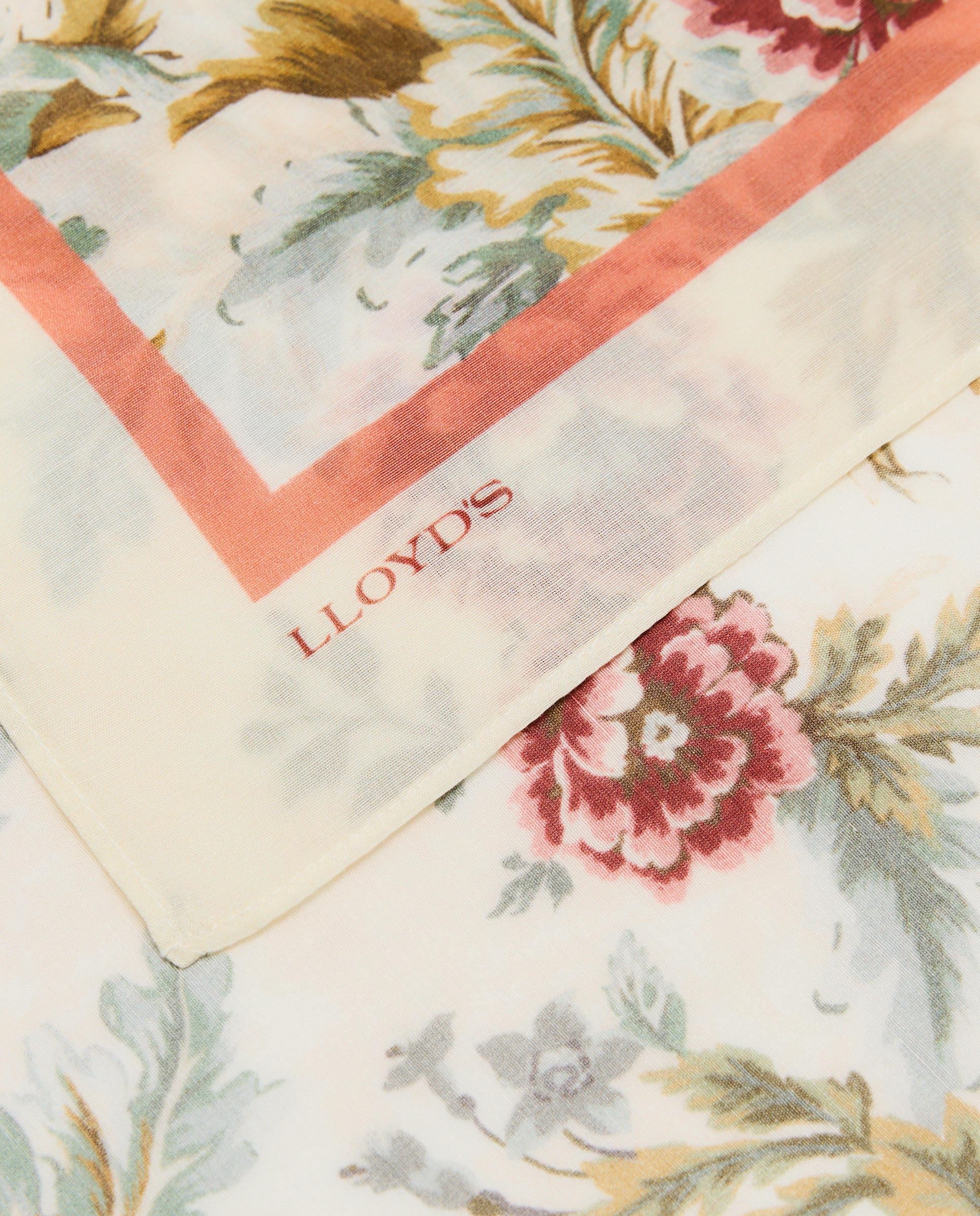 Lenço Estampado de Seda Branco-4