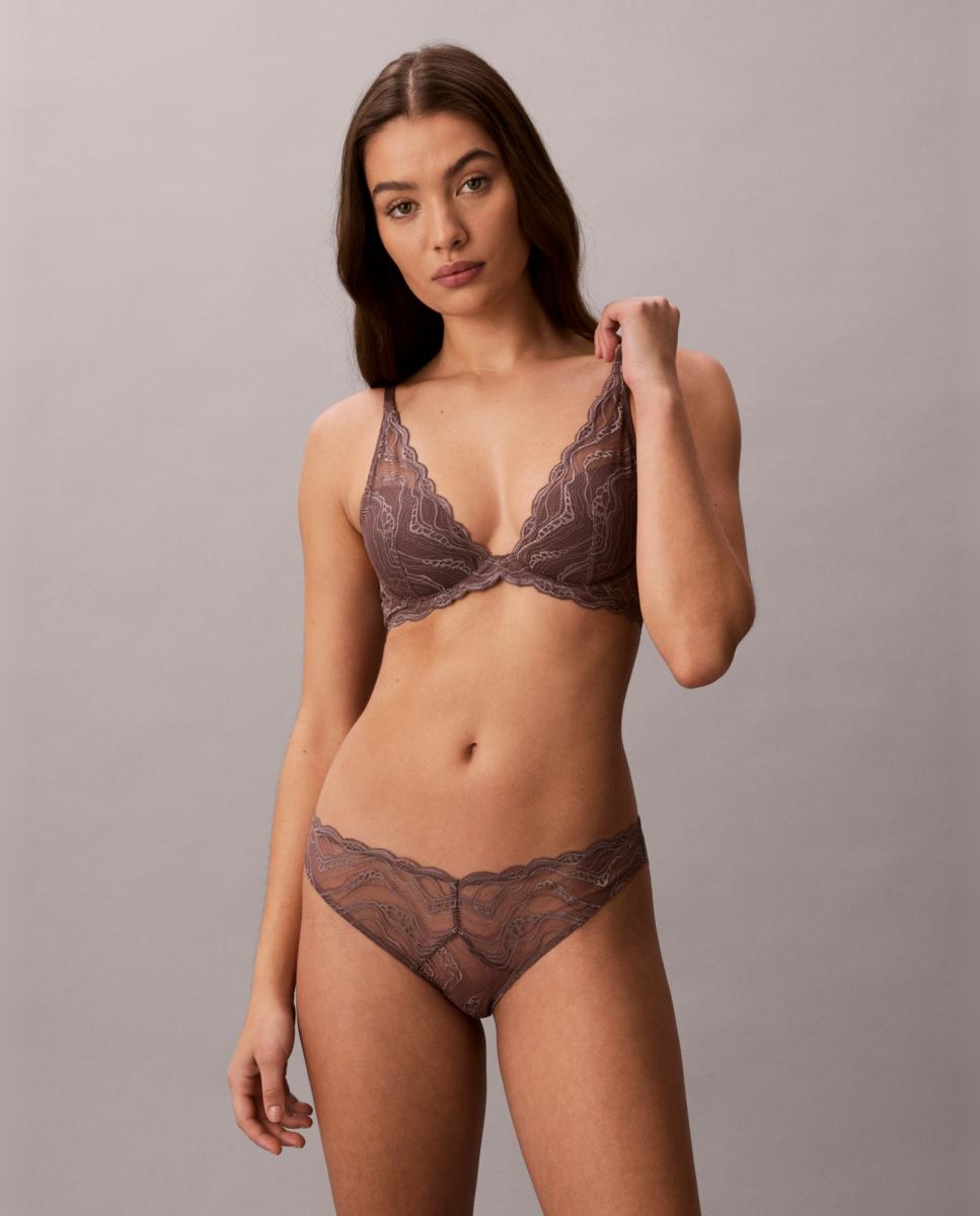 Cueca de Renda Sensual Stretch Lace Castanho-2