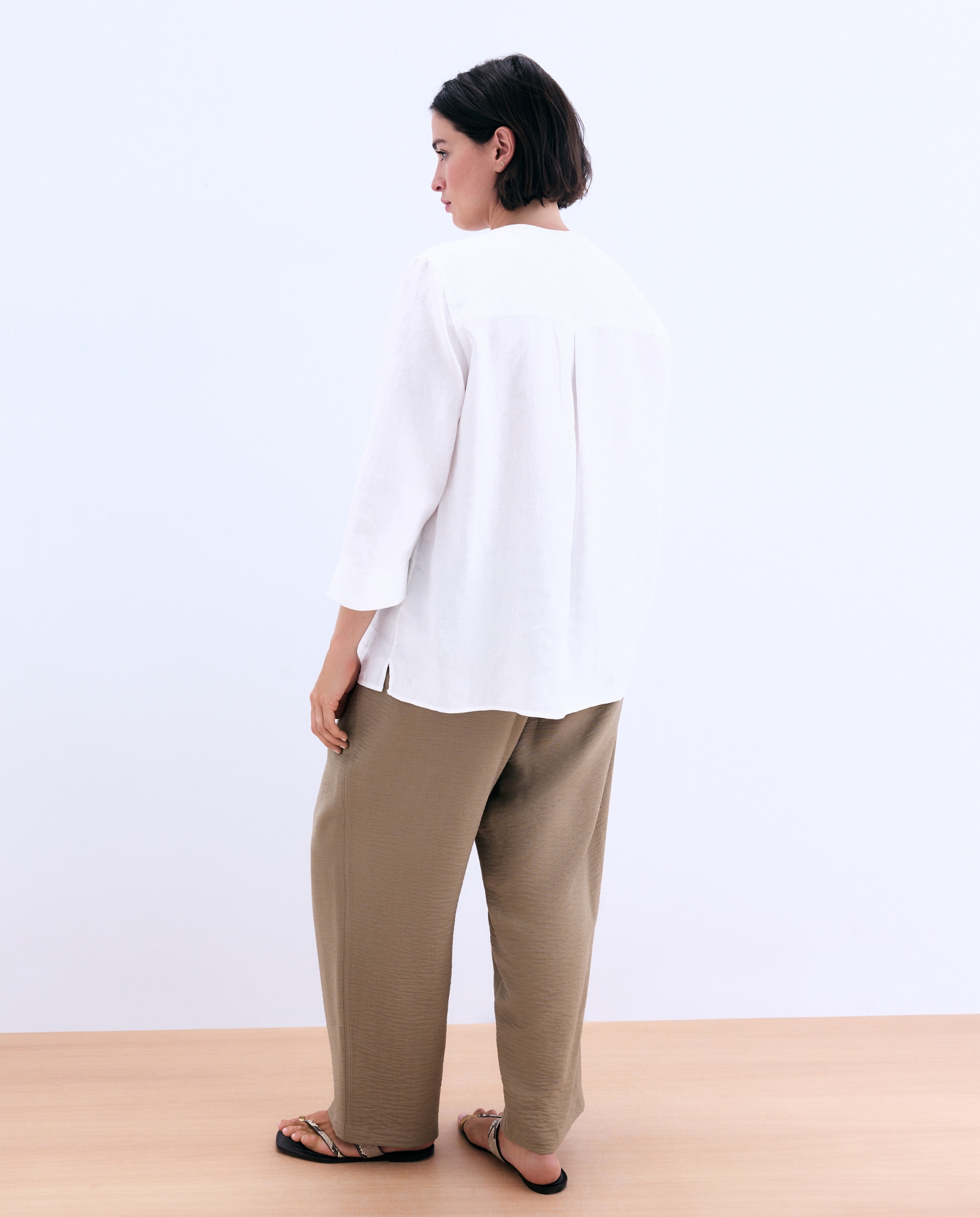 Blusa Lisa com Manga 3/4 Branco-3