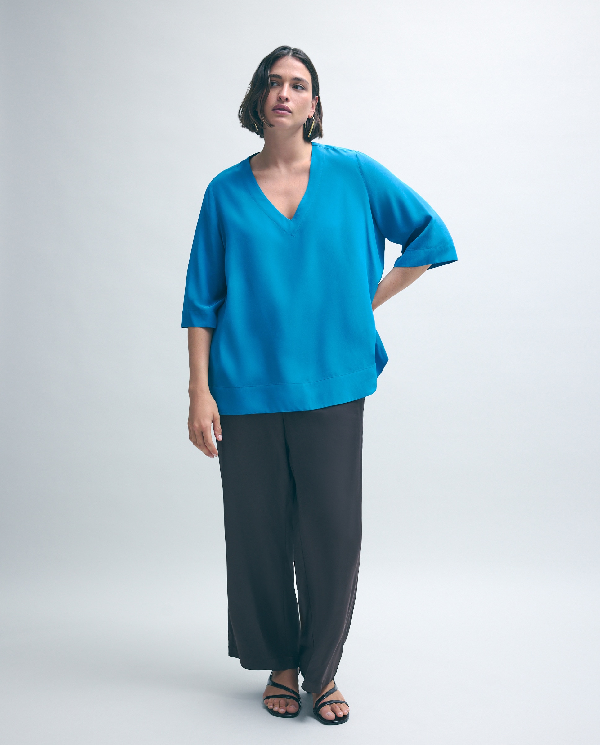 Top de Seda com Decote em Bico Verde Pato-2